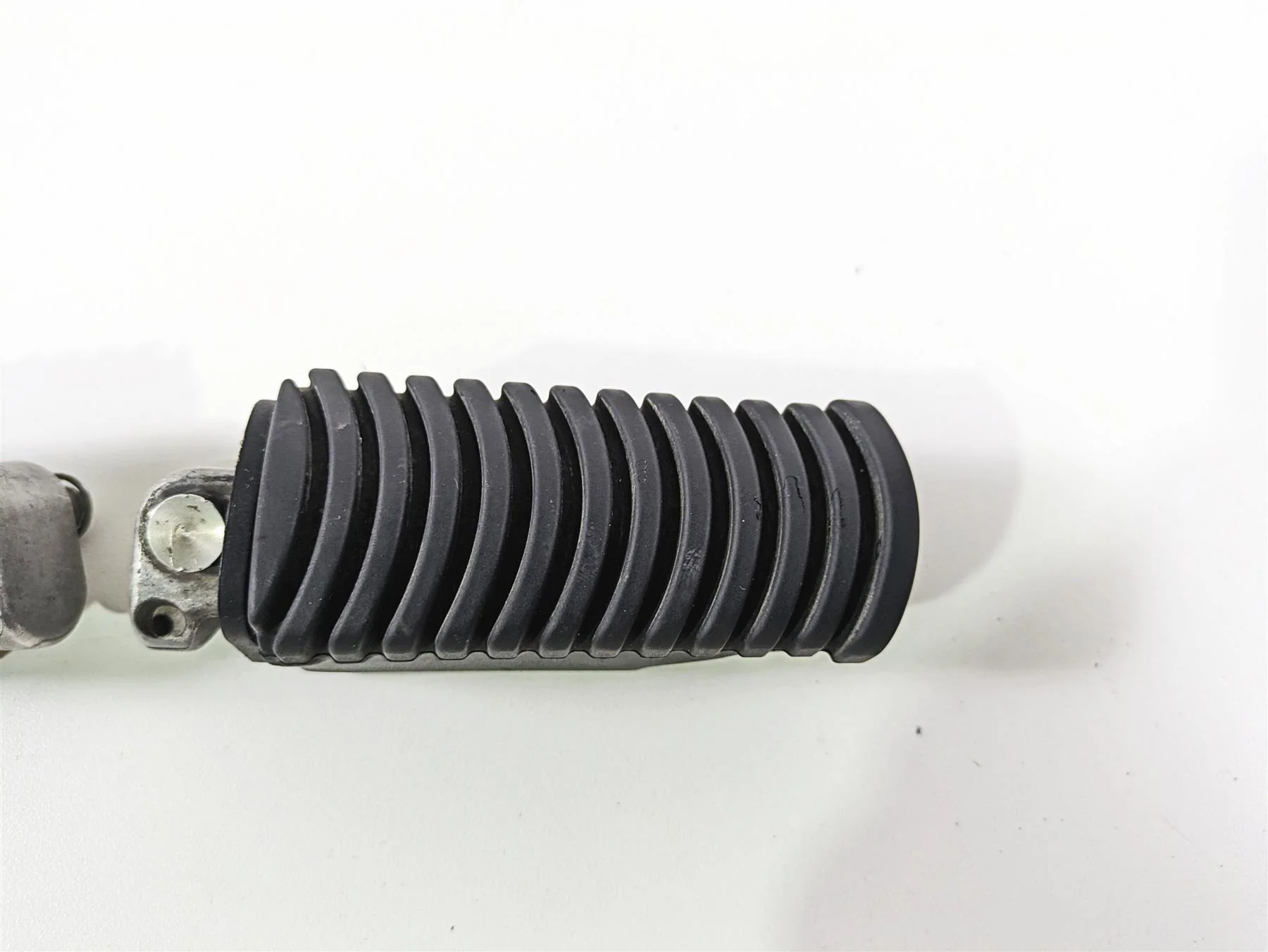 2006 BMW R1200GS K255 Adv Rear Passenger Footpeg Foot Peg Set - Read 46717664225 - Image 4