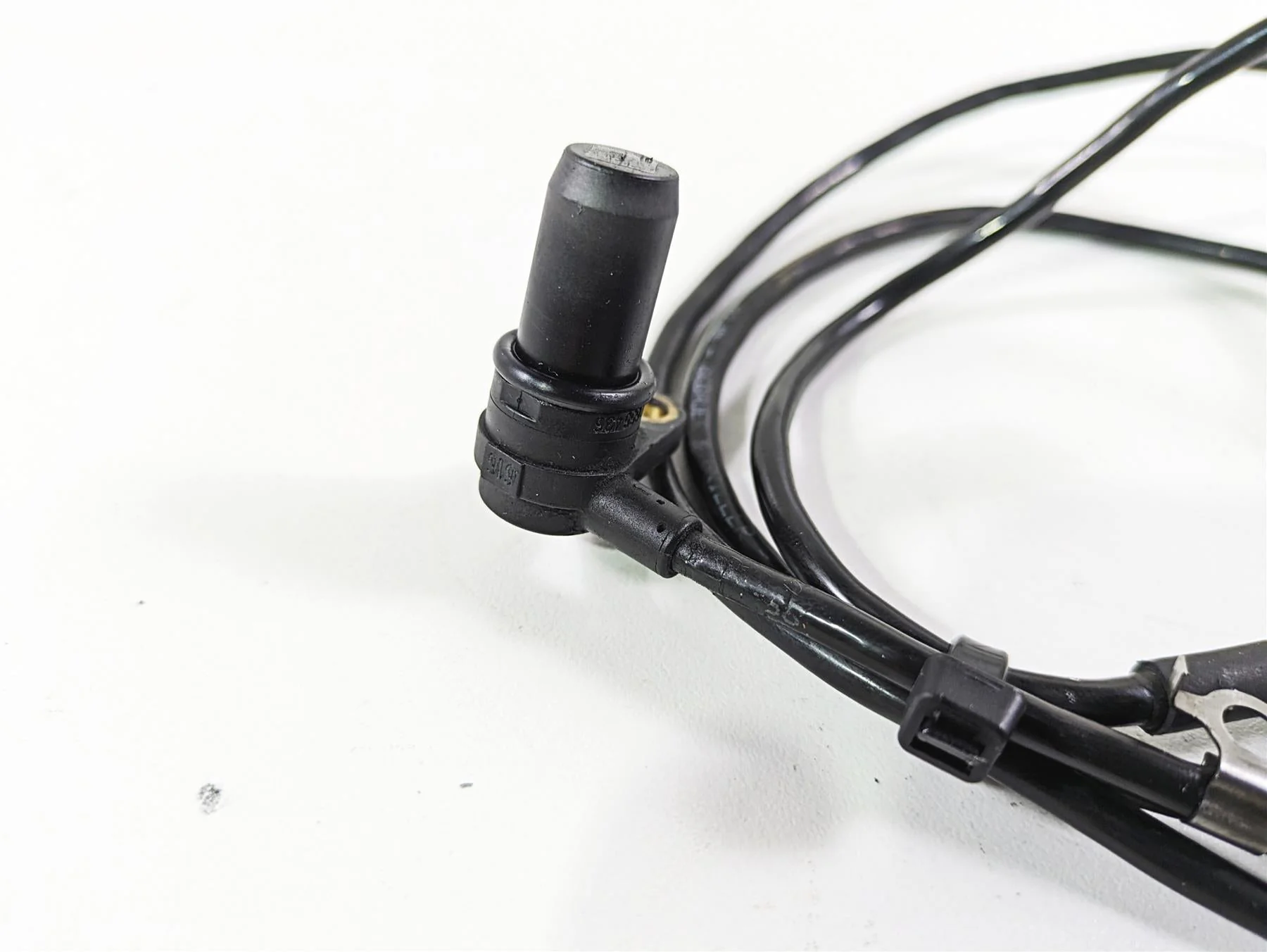 2006 BMW R1200GS K255 Adv Rear Wheel Speed Sensor 34527677824 - Image 10