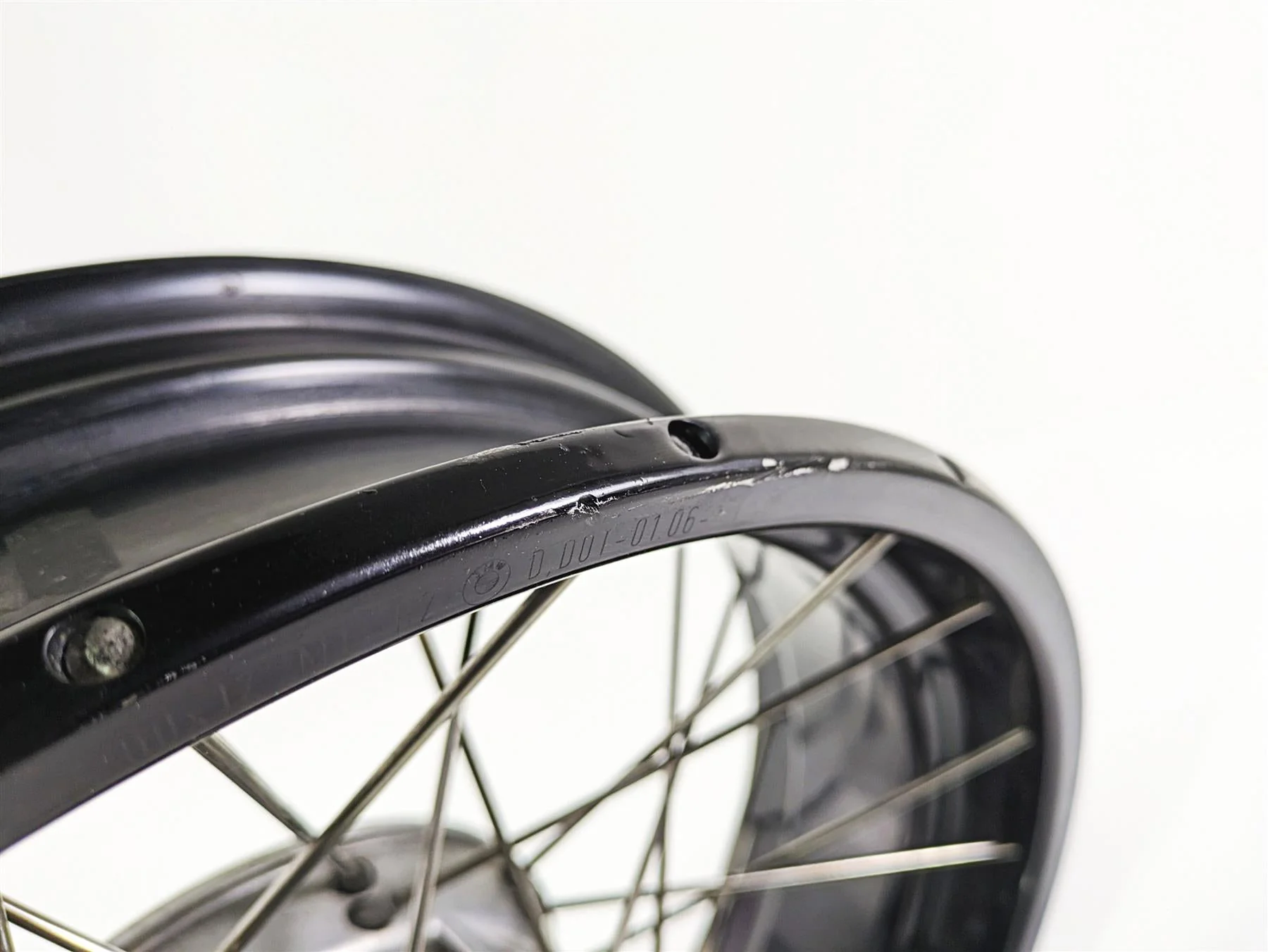2006 BMW R1200GS K255 Adv Straight 17x4 Rear Wheel Spoke Rim 36317710861 - Image 6