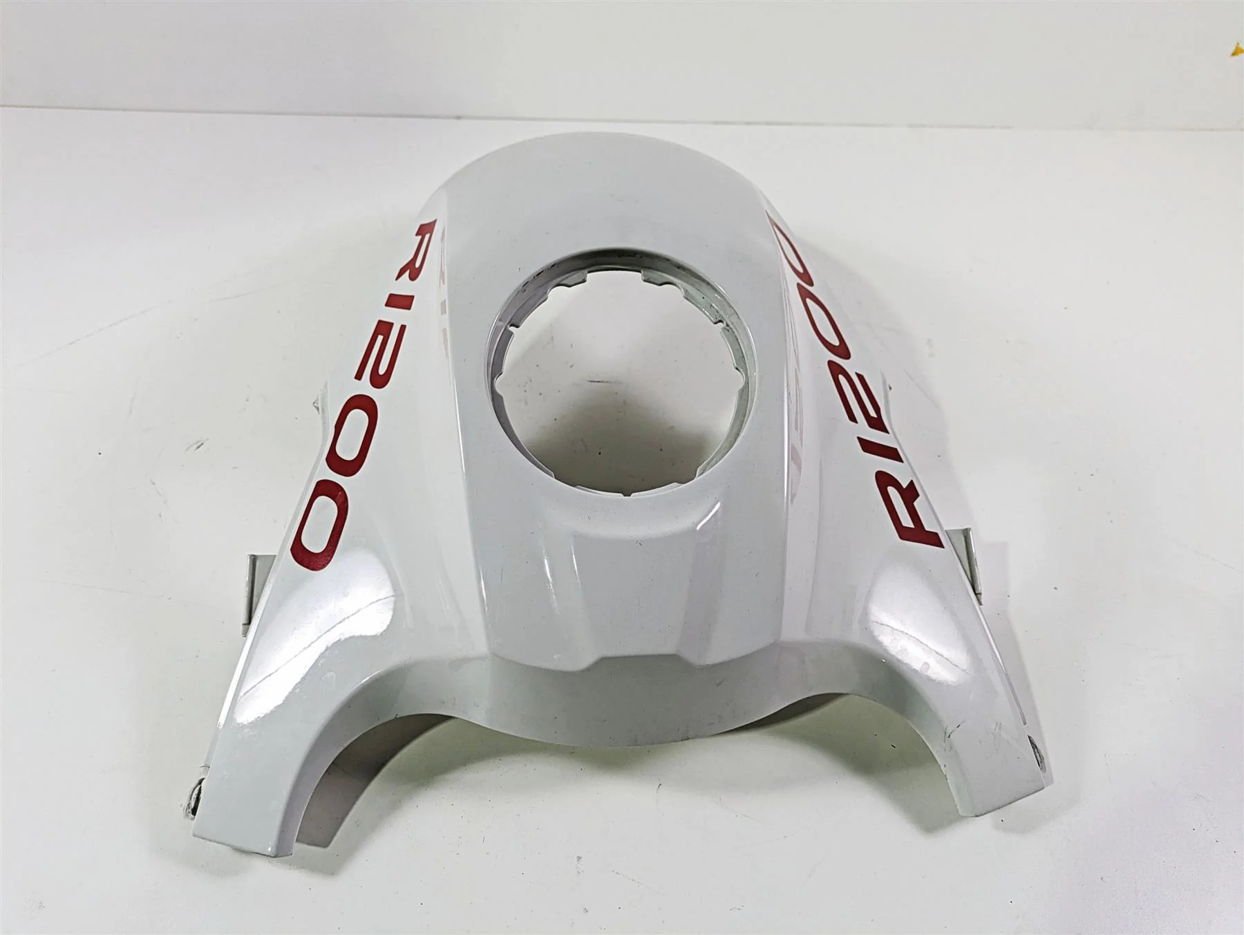 2006 BMW R1200GS K255 Adv Tank Center Cover Fairing 46637706283 46637706284 - Image 4