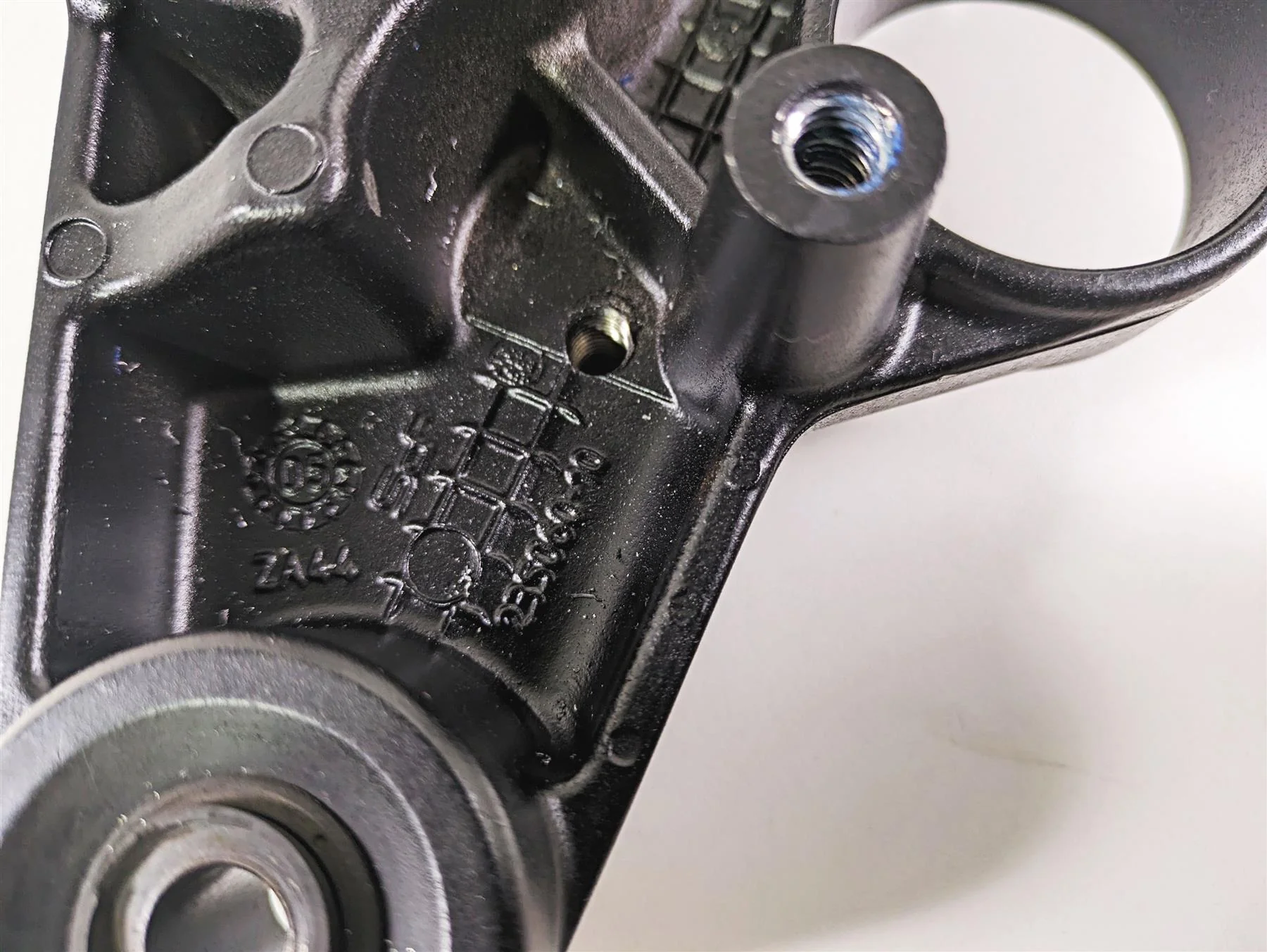 2006 BMW R1200GS K255 Adv Upper Triple Tree Steering Clamp 31427718170 - Image 10