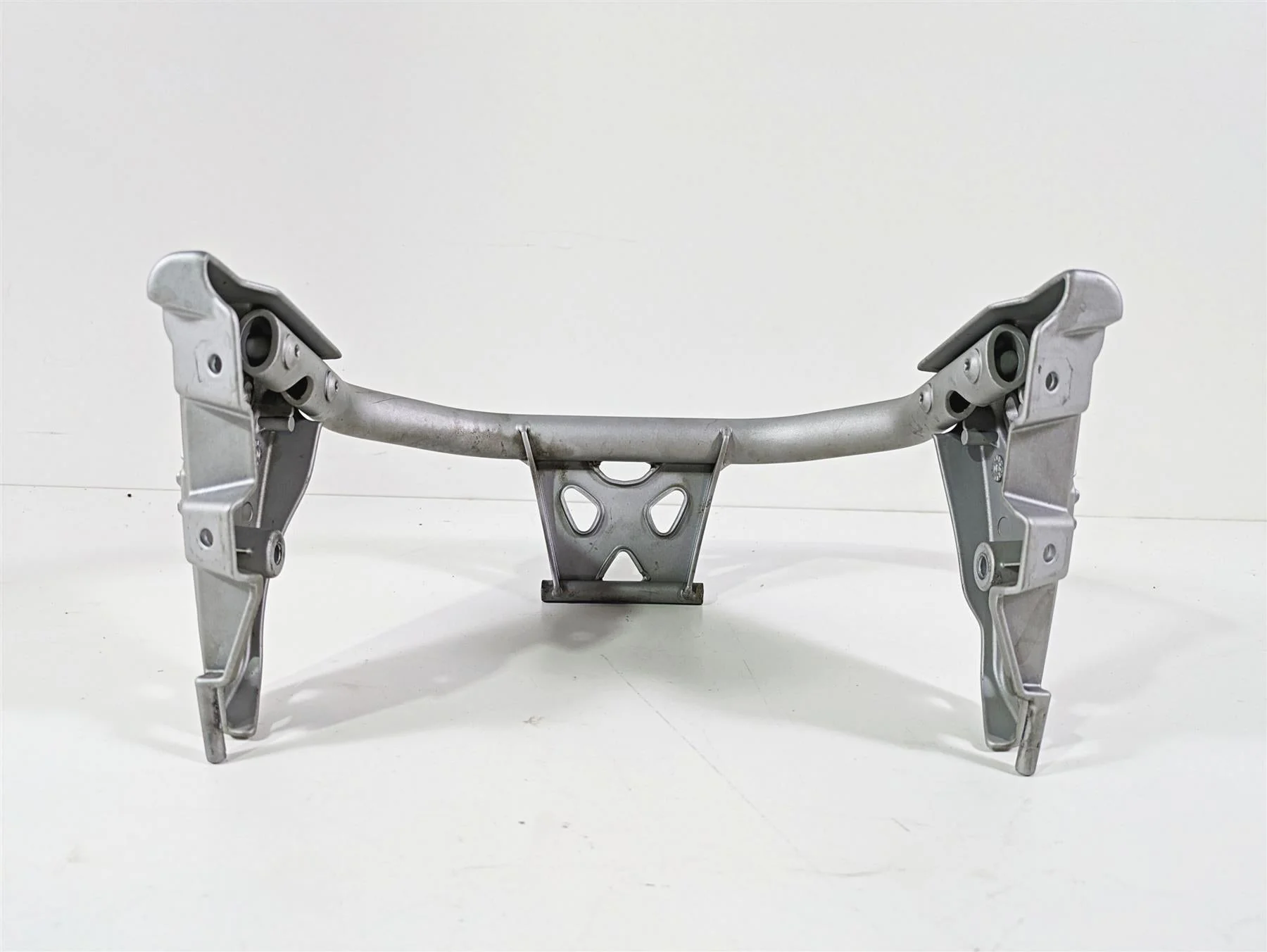 2006 BMW R1200GS K255 Adv Windshield Headlight Support Mount Bracket 46637702712 - Image 2