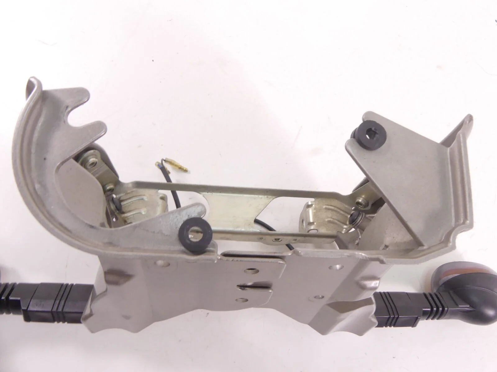 2006 Buell XB12SCG Lightning Gauge Headlight Stay Holder Blinker M0643.1ADYBQ - Image 11