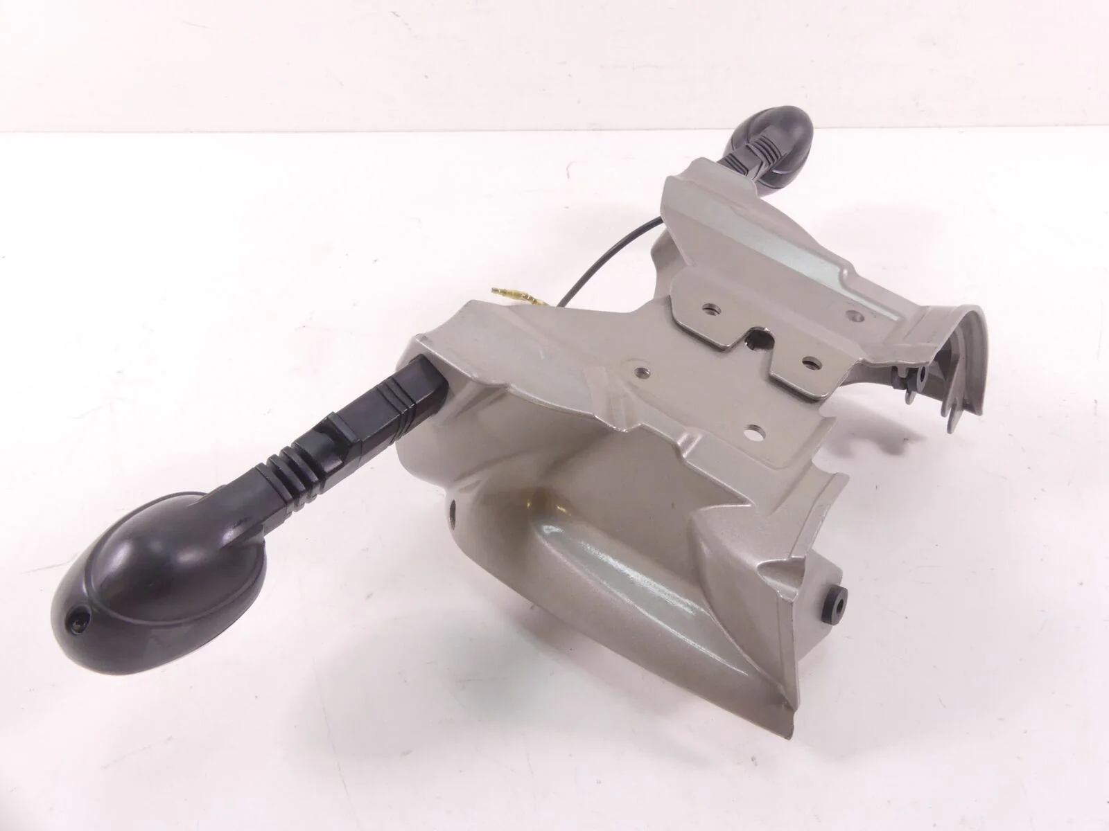 2006 Buell XB12SCG Lightning Gauge Headlight Stay Holder Blinker M0643.1ADYBQ - Image 5