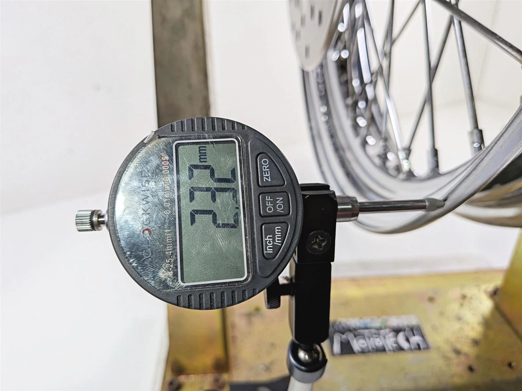 2006 Harley Davidson Dyna FXDBI Street Bob 19x2.5 Front Wheel - Wobble 43105-06A - Image 2