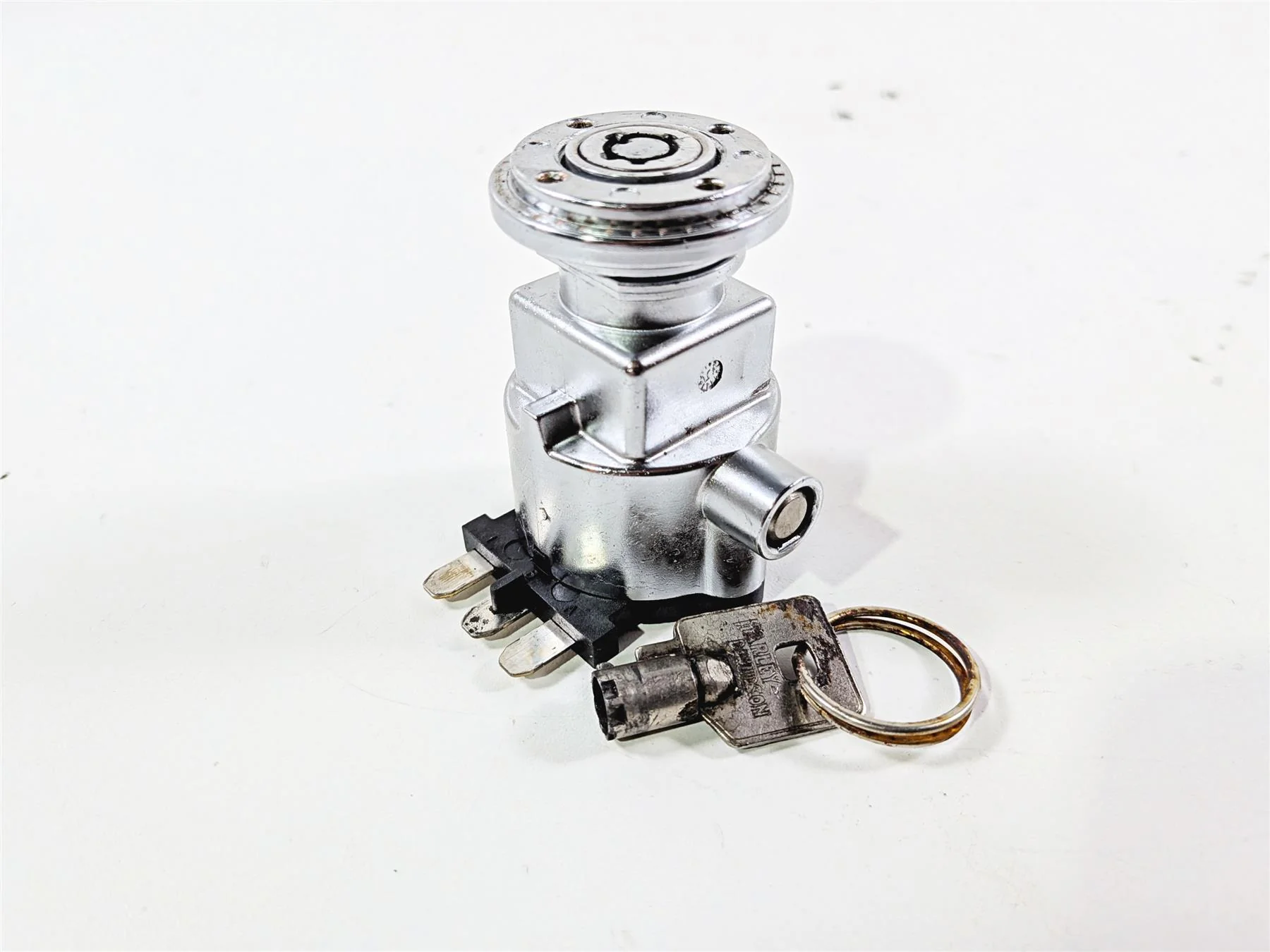 2006 Harley Davidson Dyna FXDBI Street Bob Ignition Switch Key Lock Set 71559-06 - Image 10