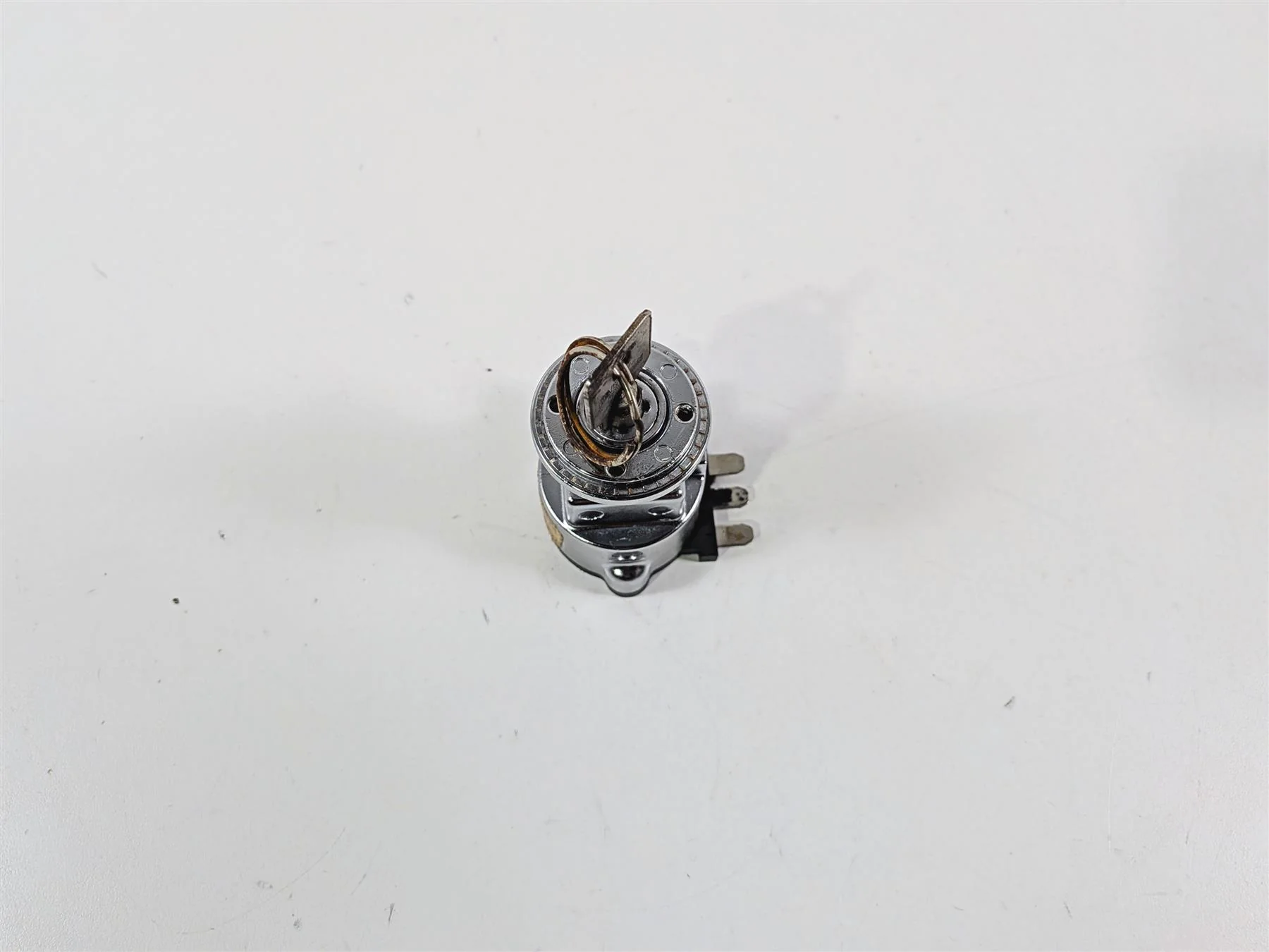 2006 Harley Davidson Dyna FXDBI Street Bob Ignition Switch Key Lock Set 71559-06 - Image 2