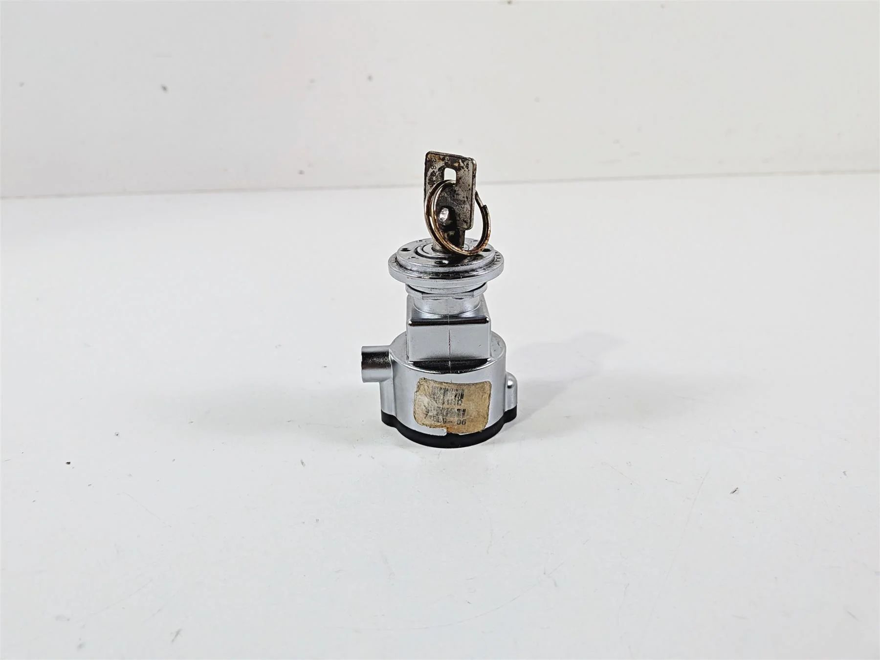 2006 Harley Davidson Dyna FXDBI Street Bob Ignition Switch Key Lock Set 71559-06 - Image 4