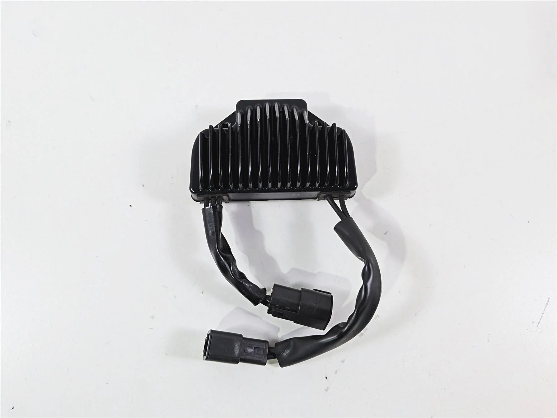 2006 Harley Davidson Dyna FXDBI Street Bob Rectifier Voltage Regulator 74631-06