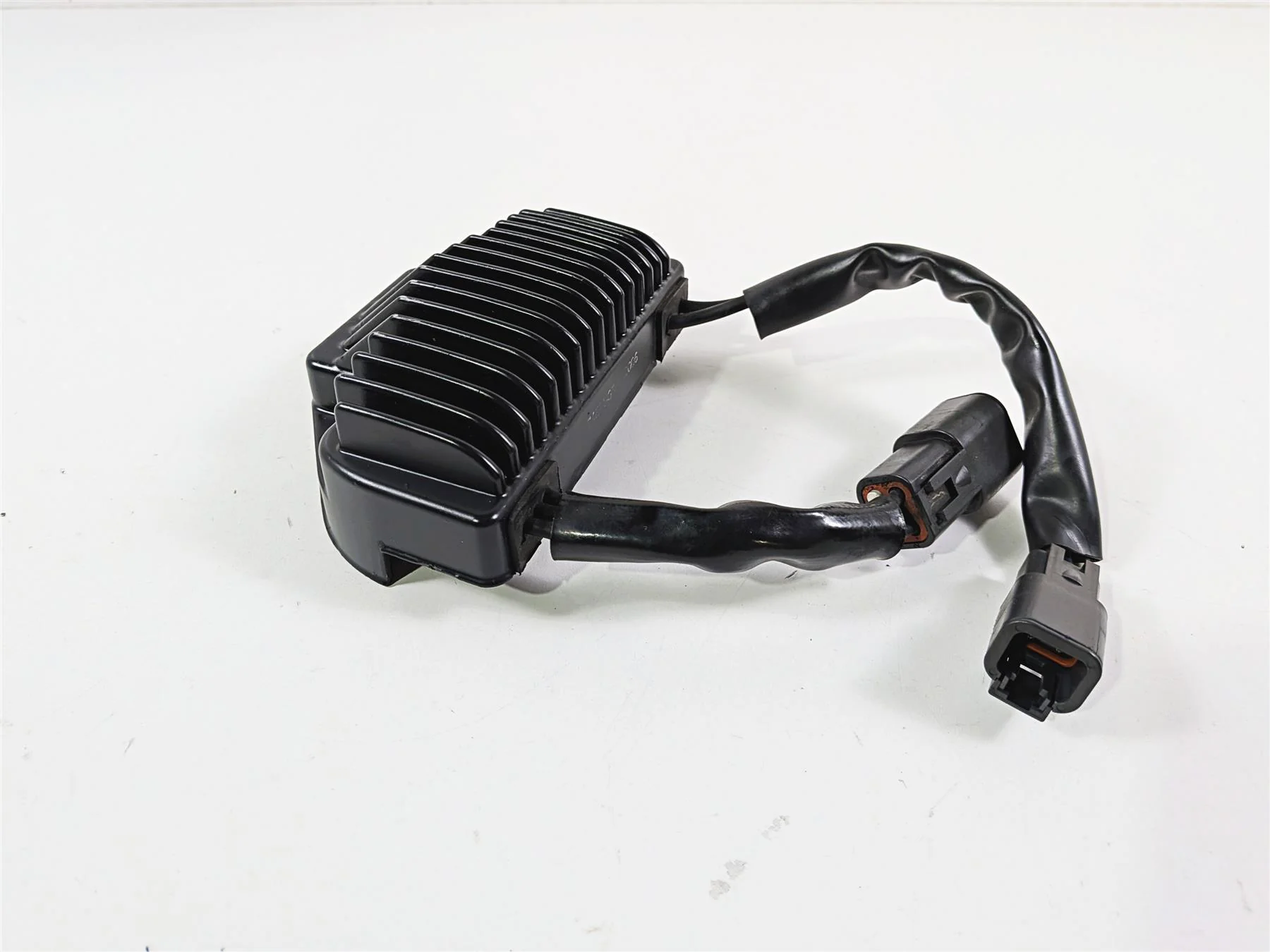 2006 Harley Davidson Dyna FXDBI Street Bob Rectifier Voltage Regulator 74631-06 - Image 12