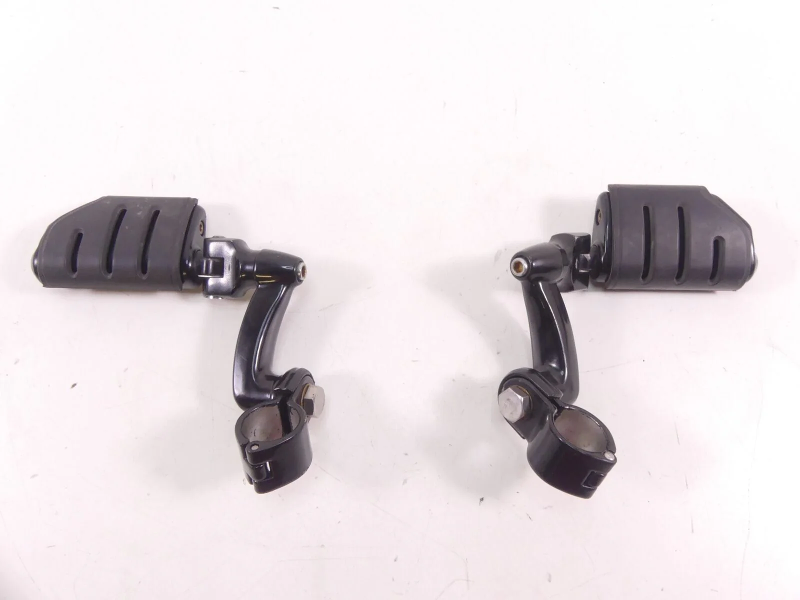 2006 Harley FLSTCI Softail Heritage Kuryakyn Longhorn Offset Highway Pegs 77-759 - Image 2