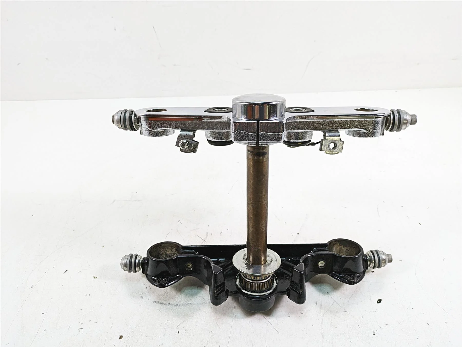2006 Harley FLSTI Softail Heritage Lower & Upper Triple Tree Set 45605-00A