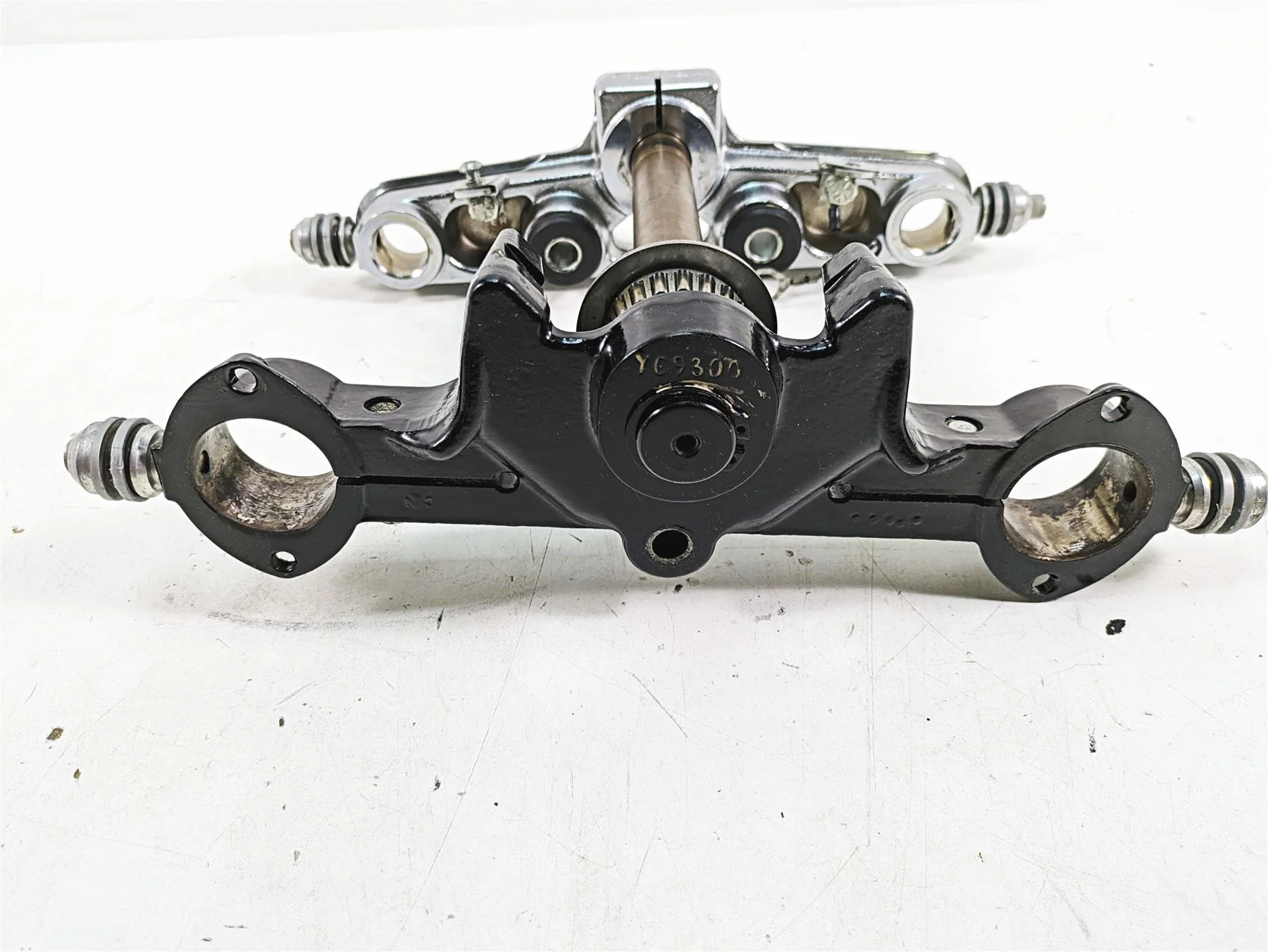 2006 Harley FLSTI Softail Heritage Lower & Upper Triple Tree Set 45605-00A - Image 11