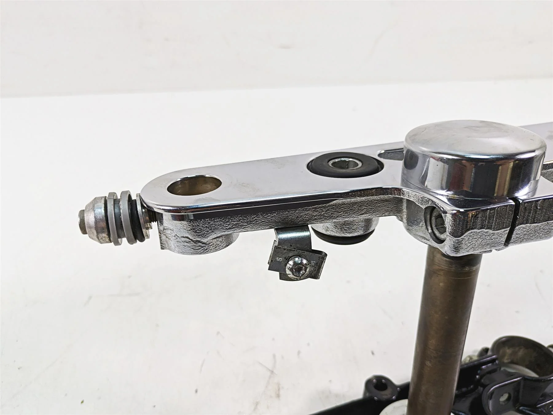 2006 Harley FLSTI Softail Heritage Lower & Upper Triple Tree Set 45605-00A - Image 8