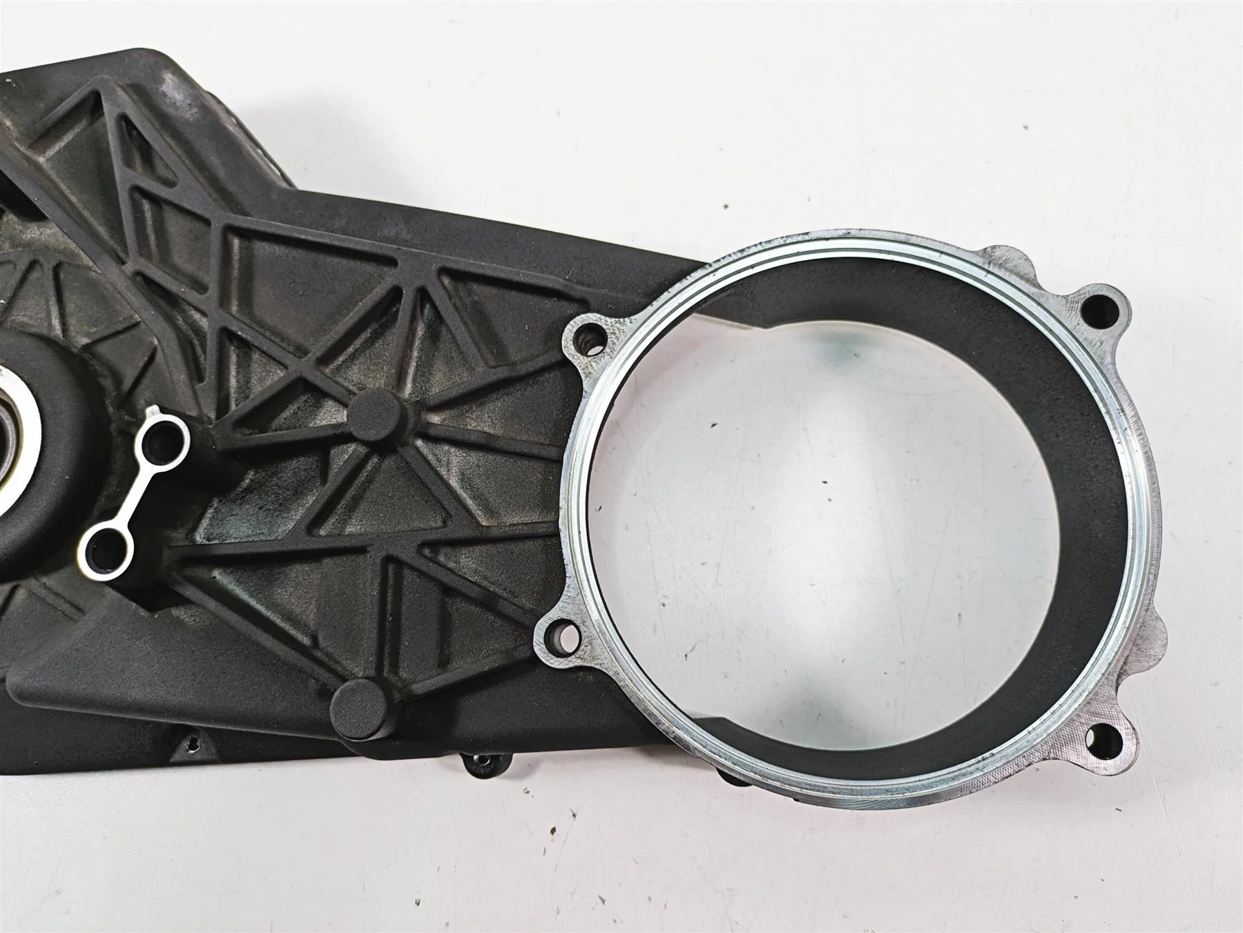 2006 Harley Softail FXSTSI Springer Inner Primary Drive Clutch Cover 60620-94B - Image 4