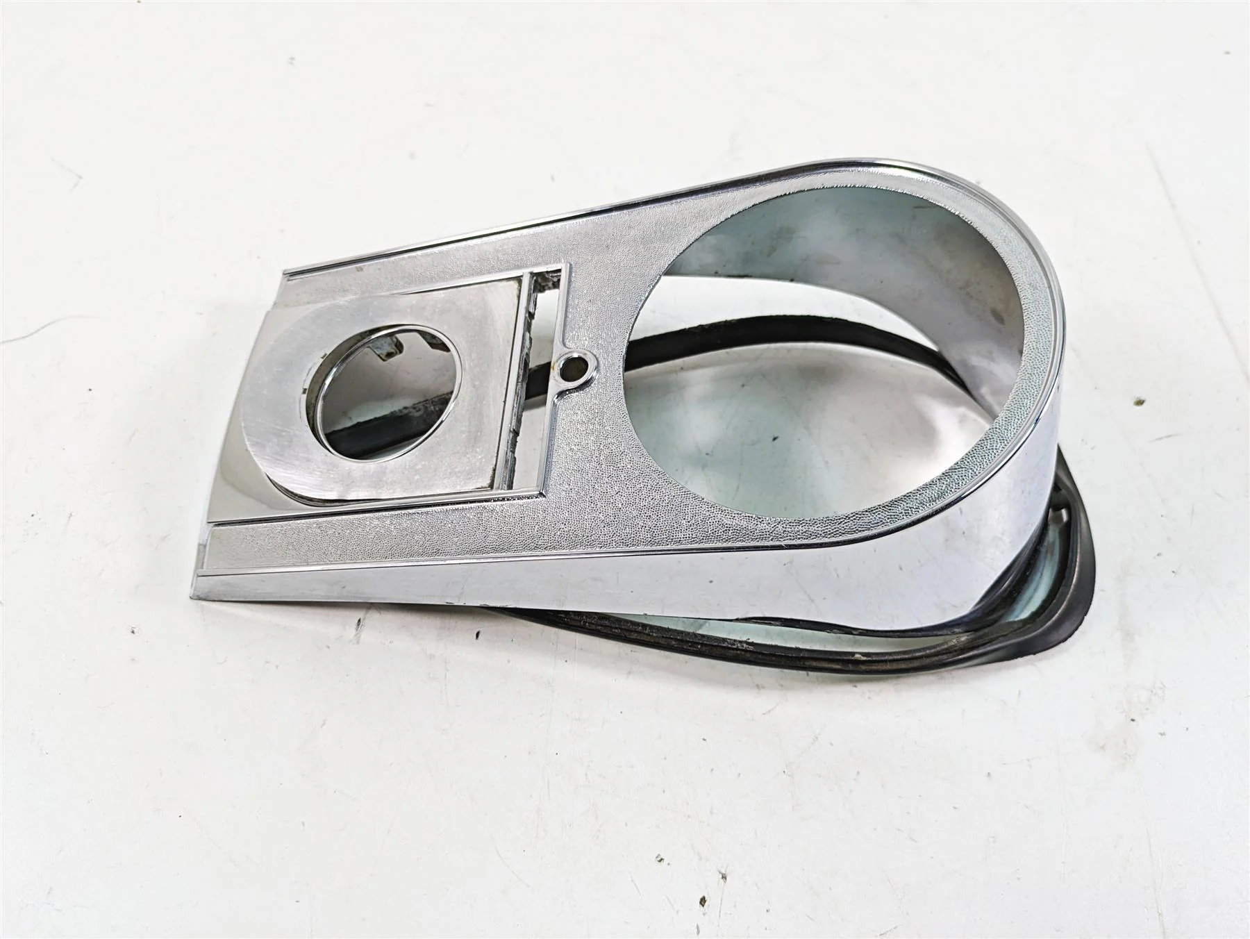 2006 Harley Softail FXSTSI Springer Tank Dash Console Cover 71273-00A - Image 2