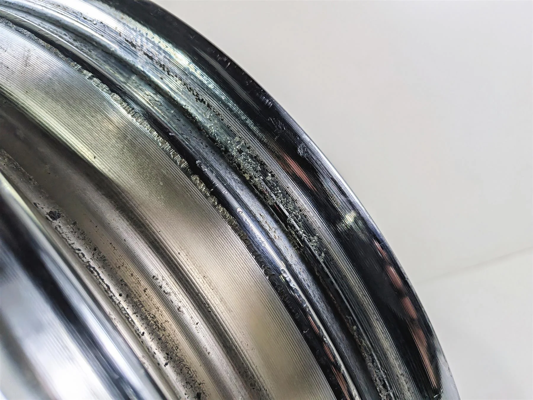 2006 Harley Sportster XL1200 C 16x3 Rear Wheel Cast Rim 41013-00A - Image 10