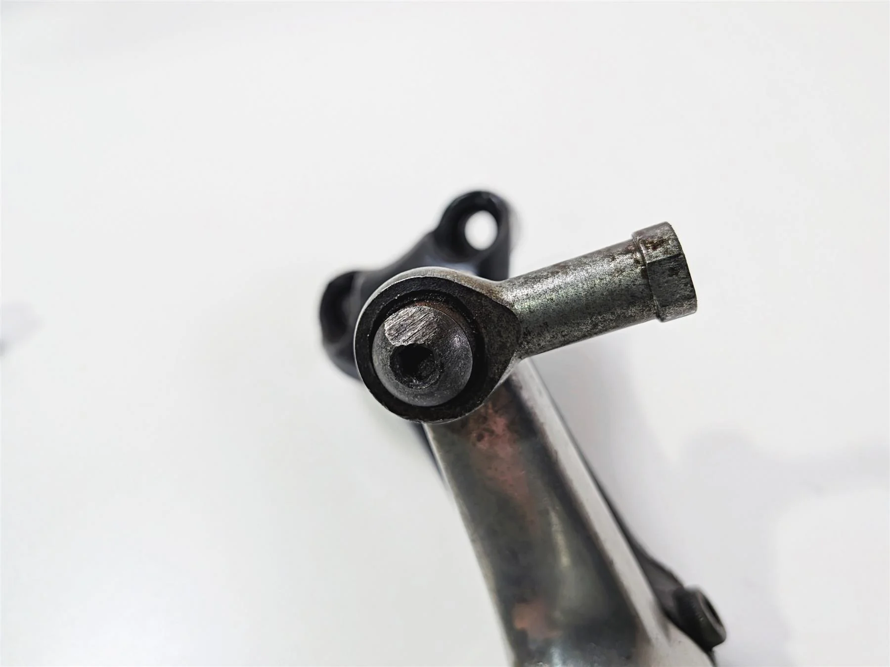 2006 Harley Sportster XL1200 C Front Left Footpeg & Shifter Parts FW 42651-04 - Image 10