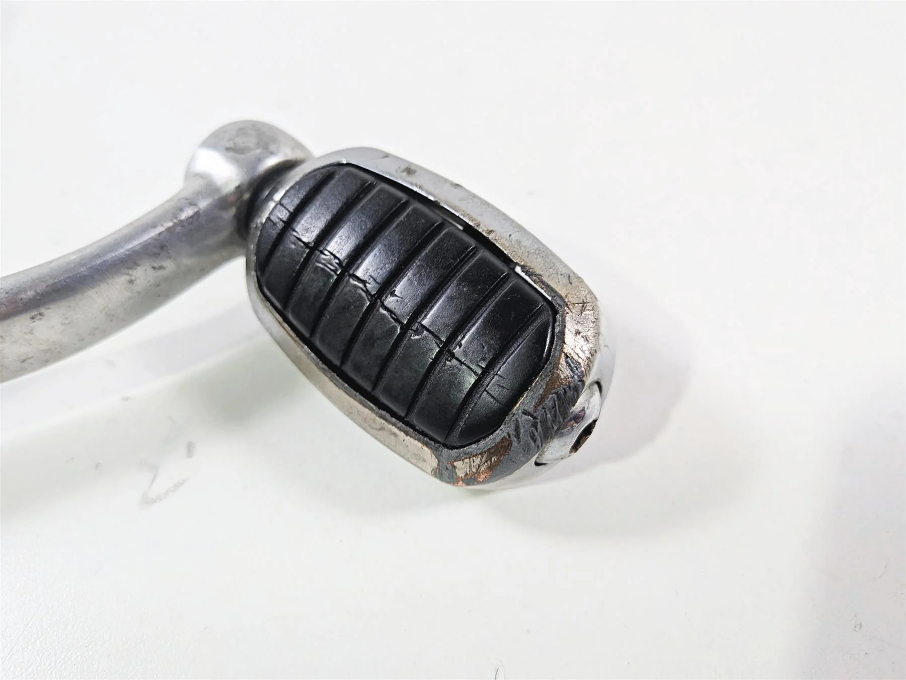 2006 Harley Sportster XL1200 C Front Left Footpeg & Shifter Parts FW 42651-04 - Image 7