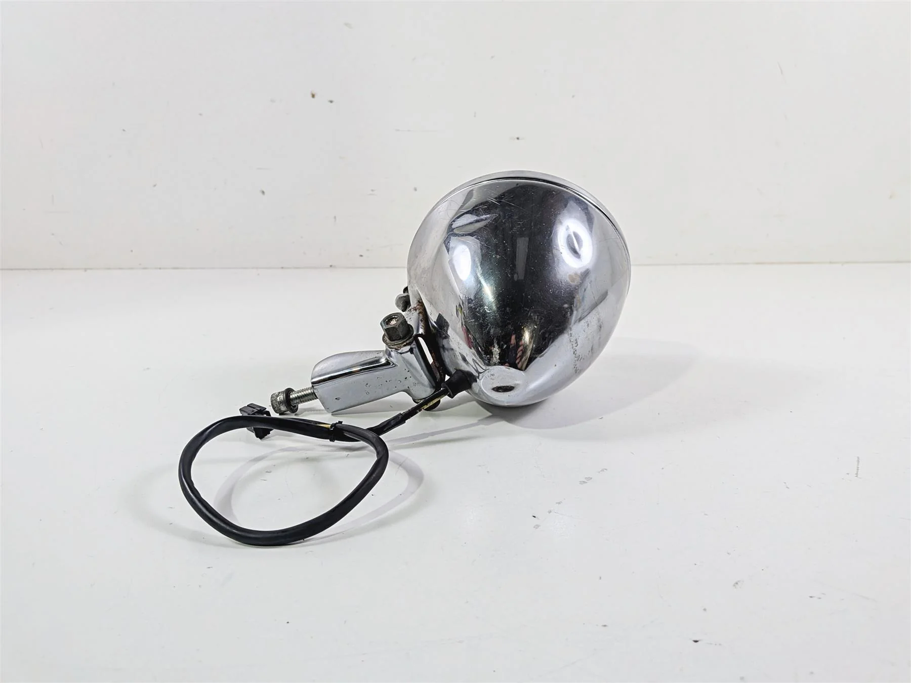 2006 Harley Sportster XL1200 C Headlight Head Light Lamp & Mount 69670-04A - Image 4