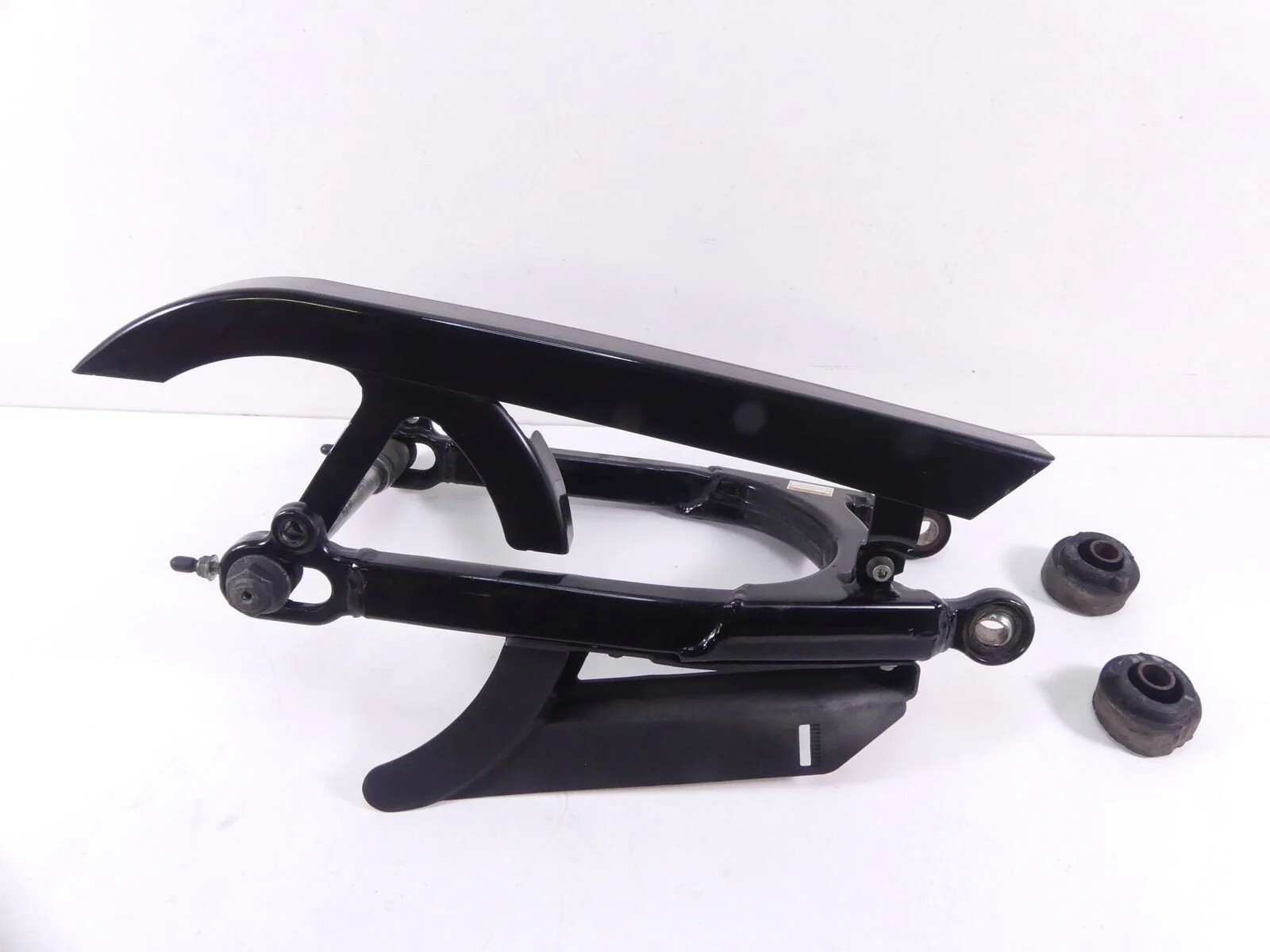 2006 Harley Sportster XL1200 C Rear Swingarm Suspension Fork 1" Axle 47587-05A