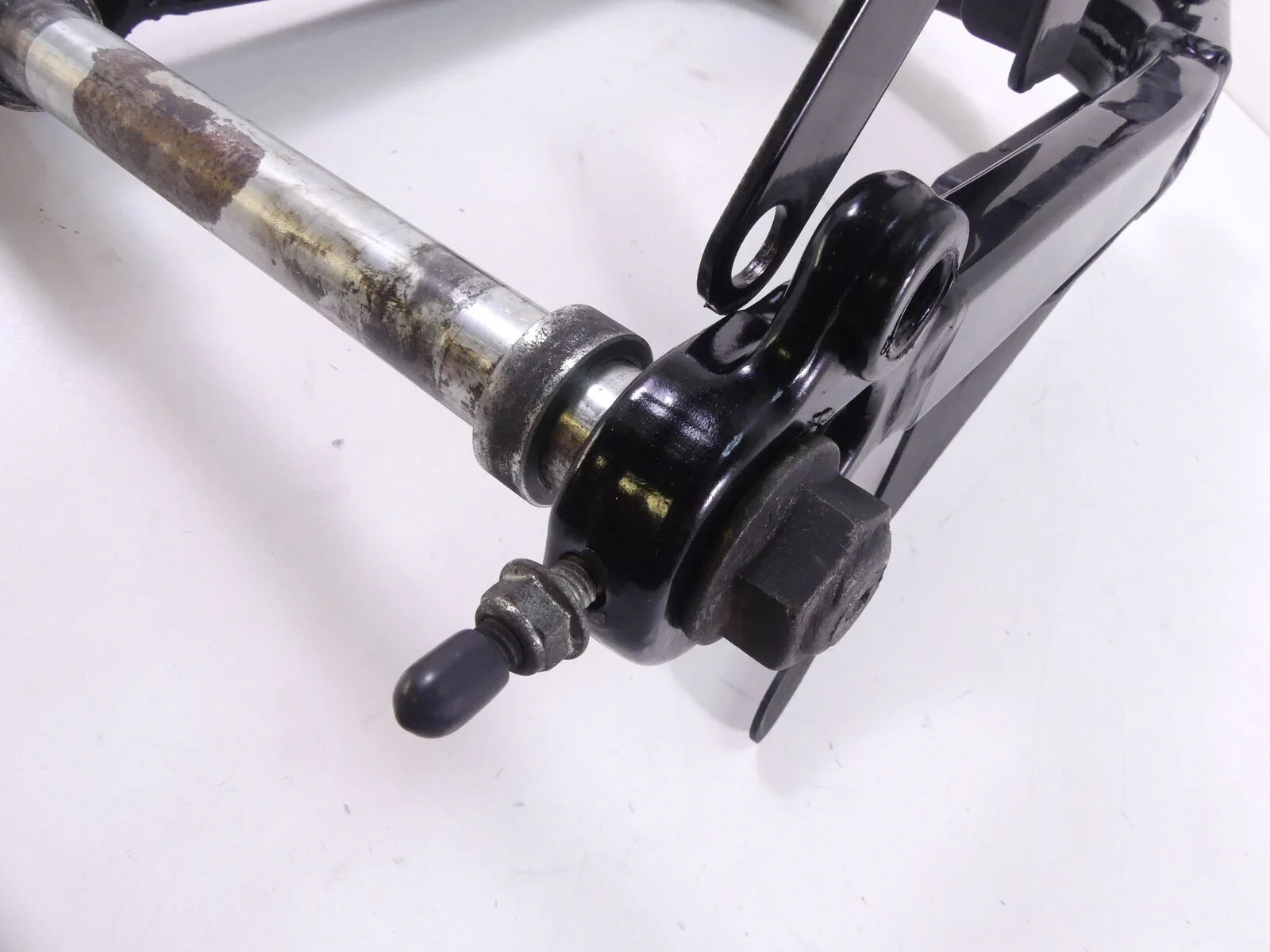 2006 Harley Sportster XL1200 C Rear Swingarm Suspension Fork 1" Axle 47587-05A - Image 8