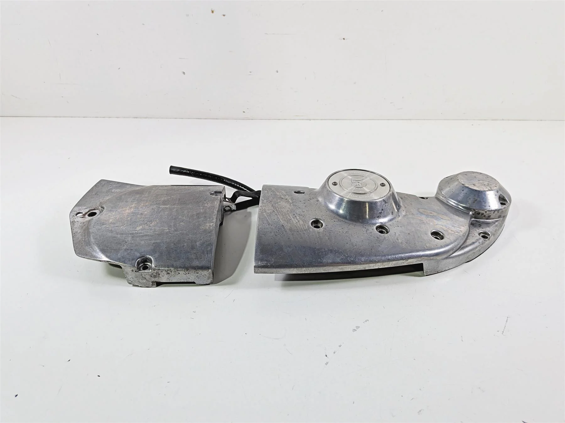 2006 Harley Sportster XL883 Low Cam Shaft Engine Side Cover Holder 25230-04 - Image 2