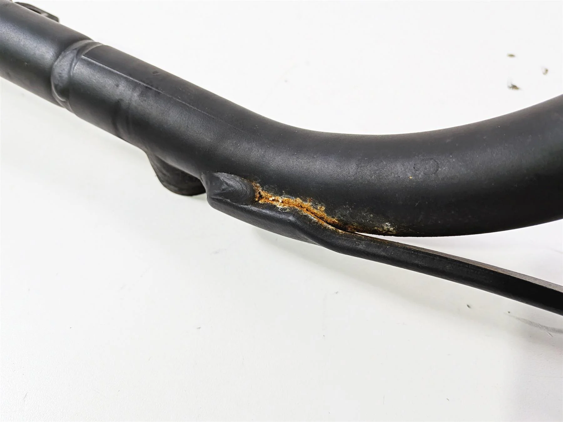 2006 Harley Sportster XL883 Low Exhaust Mount Cross Over Pipe Holder 64855-04 - Image 10