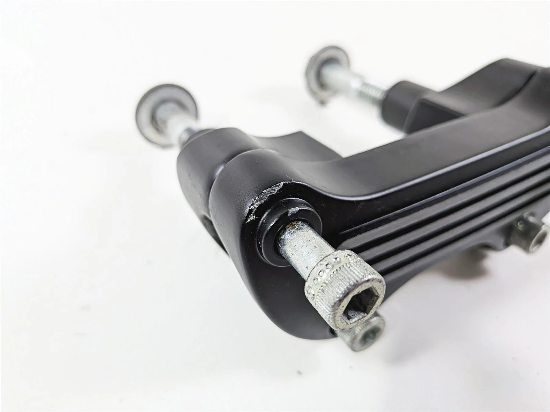 2006 Harley Sportster XL883 Low Handlebar Riser Holder Clamp Black 2" 56115-95 - Image 9