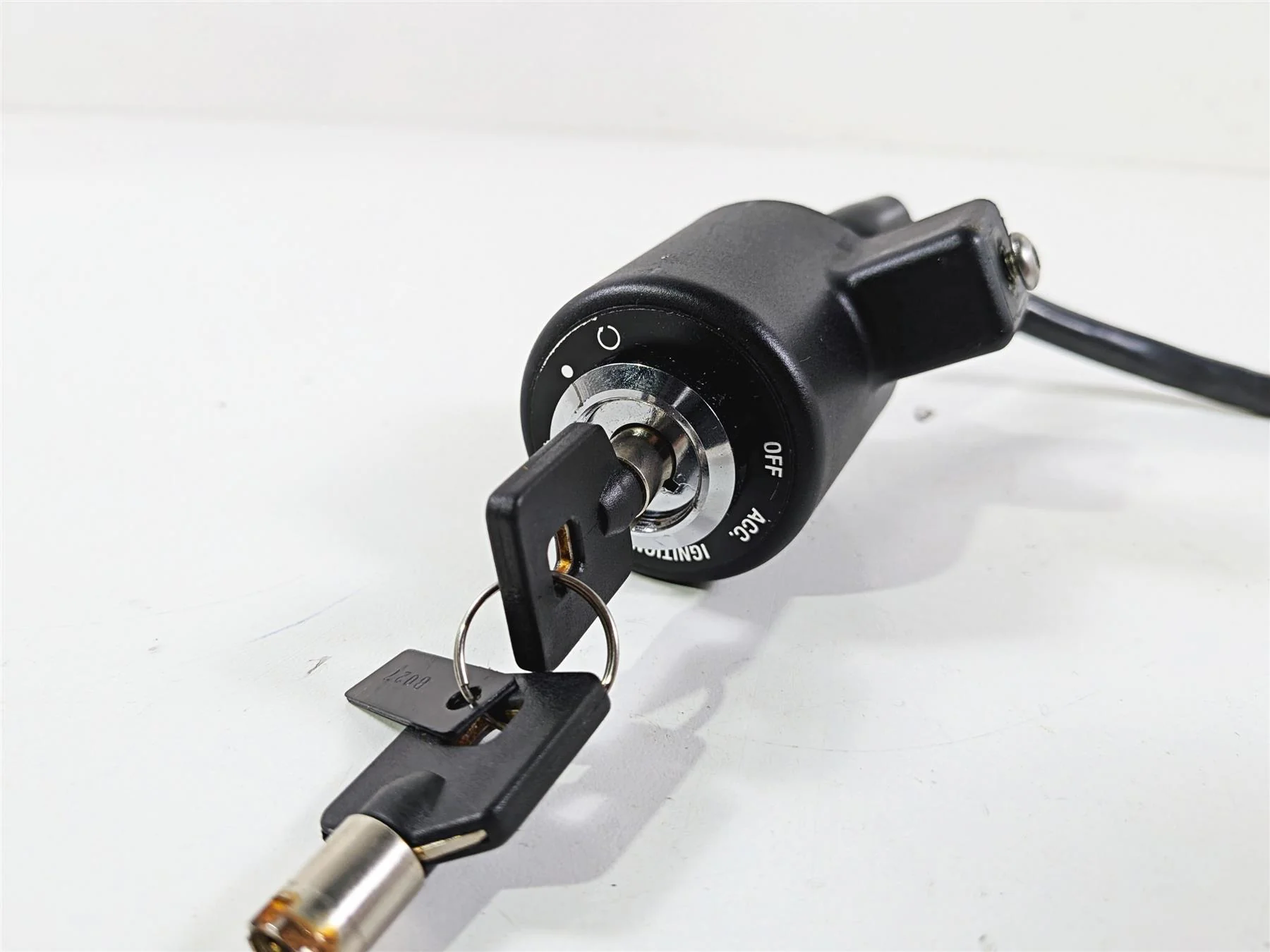 2006 Harley Sportster XL883 Low Ignition Switch & 2 Keys 71441-94 - Image 7