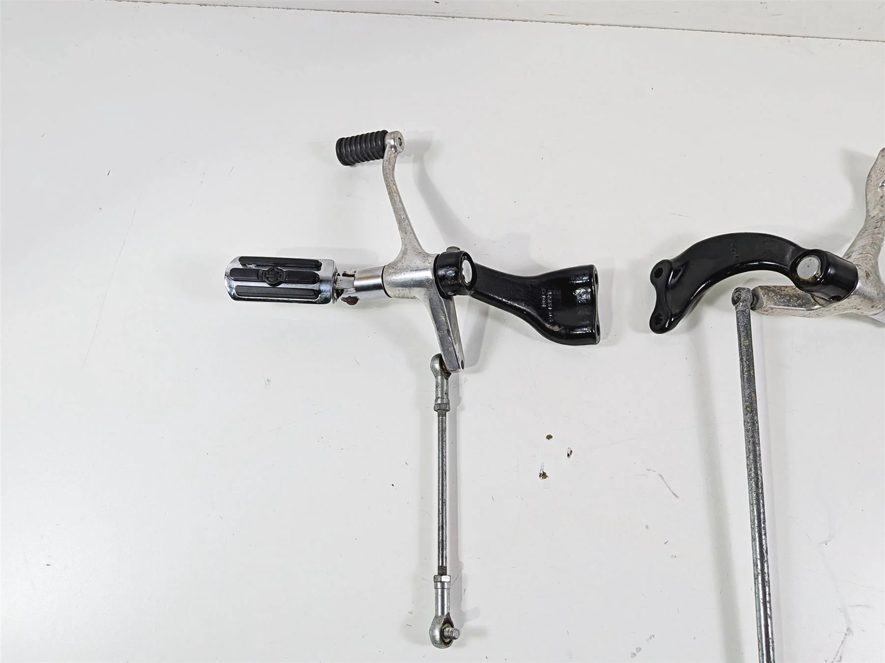 2006 Harley Sportster XL883 Low Left Right Front FW Foot Control Set 42651-04 - Image 8