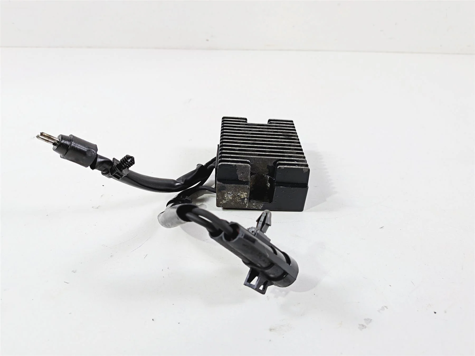 2006 Harley Sportster XL883 Low Rectifier Voltage Regulator 74523-04 - Image 3