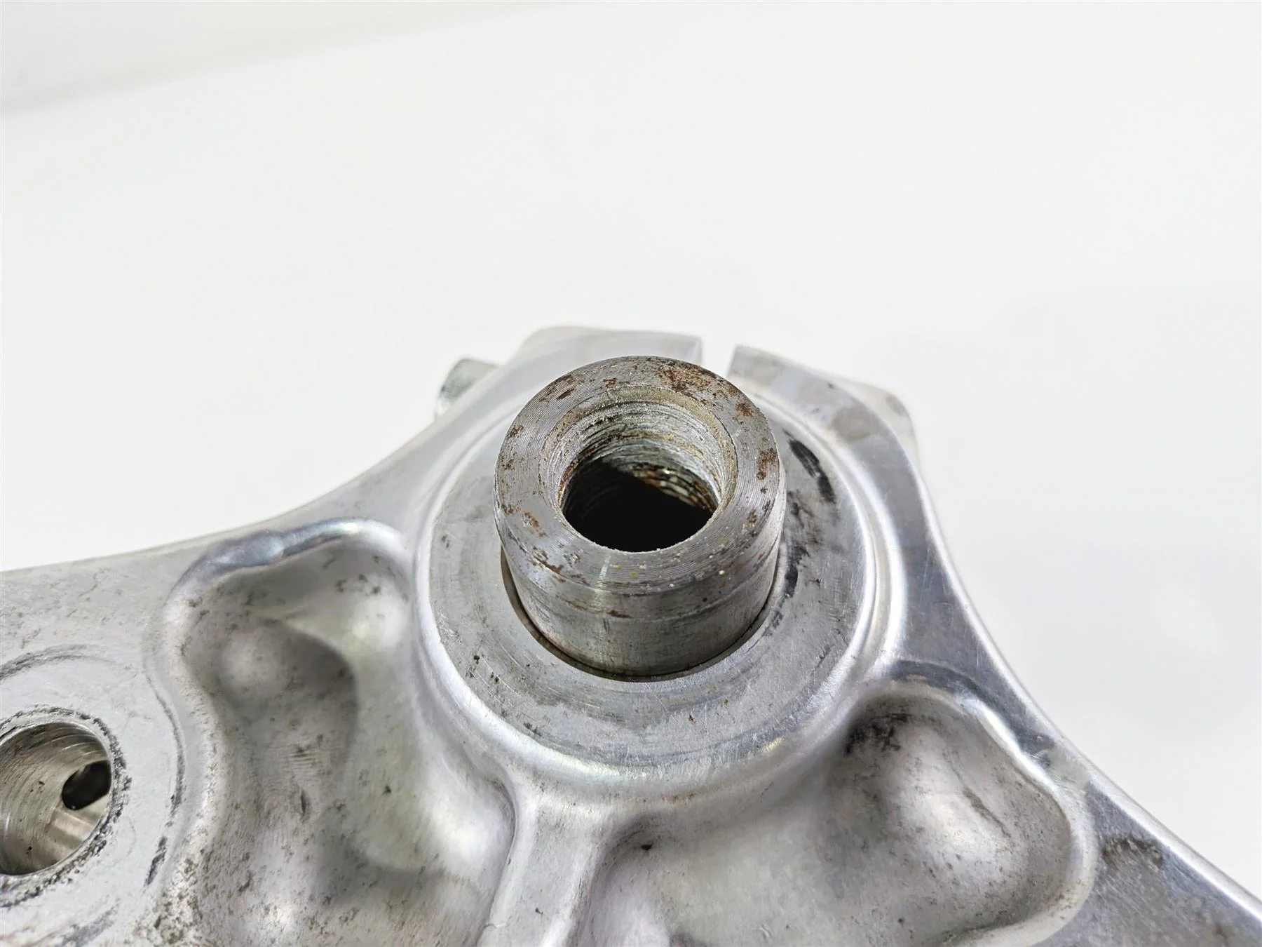 2006 Harley Sportster XL883 Low Upper Lower Triple Tree 39mm 46126-04 45966-04 - Image 6
