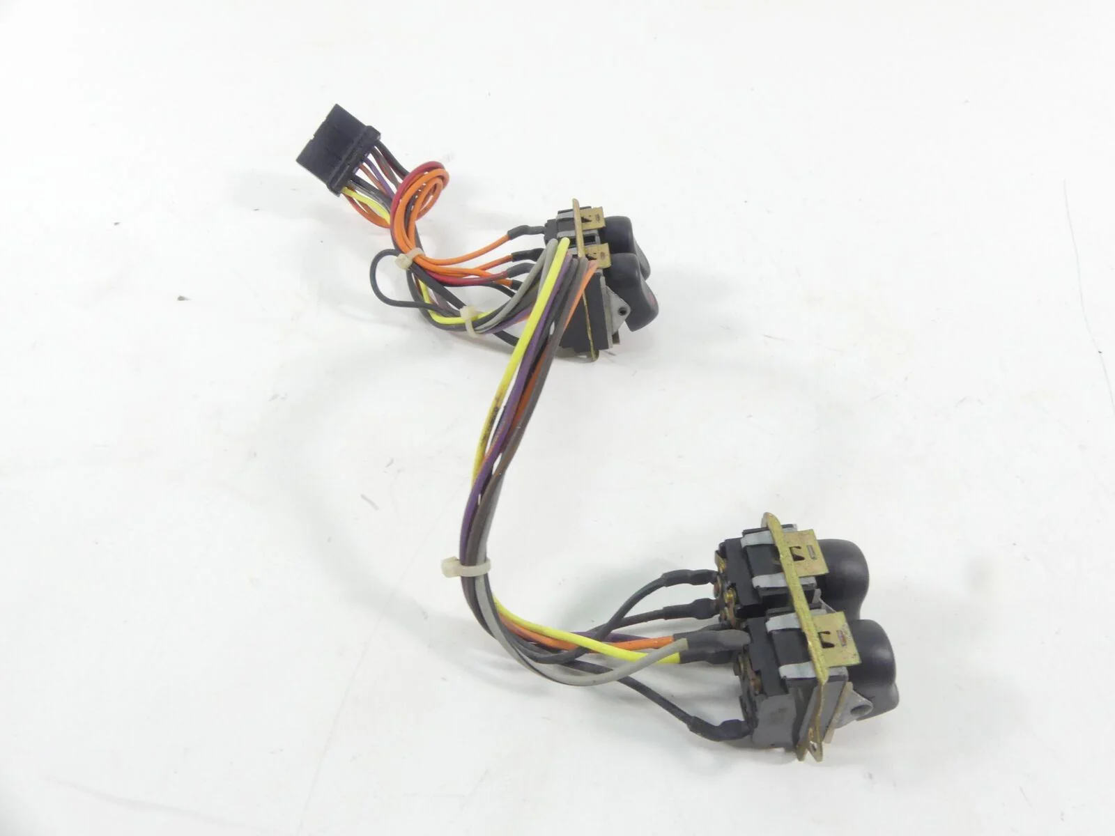 2006 Harley Touring FLHCU SE CVO Auxiliary Cruise Spot Speaker Switches  70271-9 - Image 2