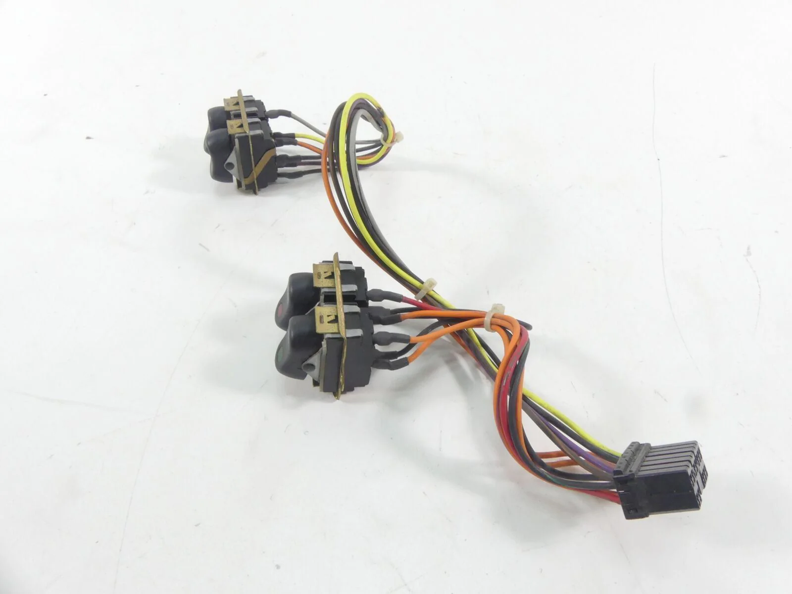 2006 Harley Touring FLHCU SE CVO Auxiliary Cruise Spot Speaker Switches  70271-9 - Image 4