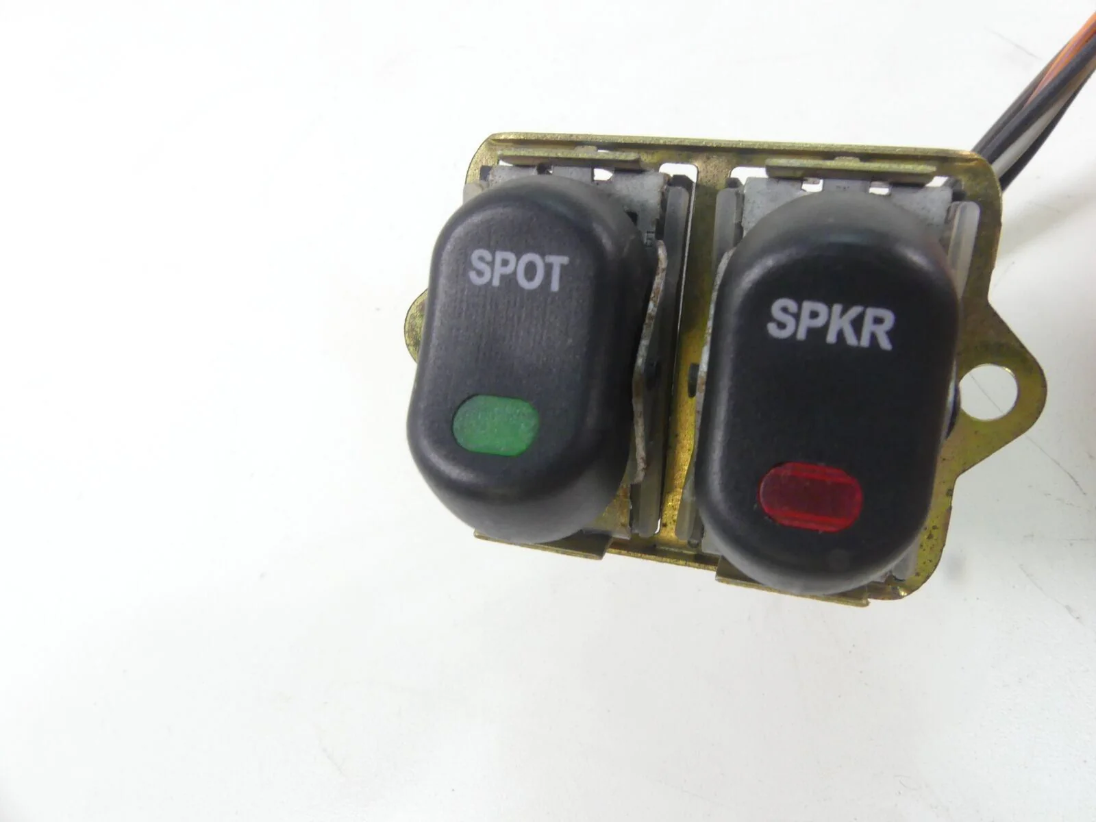 2006 Harley Touring FLHCU SE CVO Auxiliary Cruise Spot Speaker Switches  70271-9 - Image 6