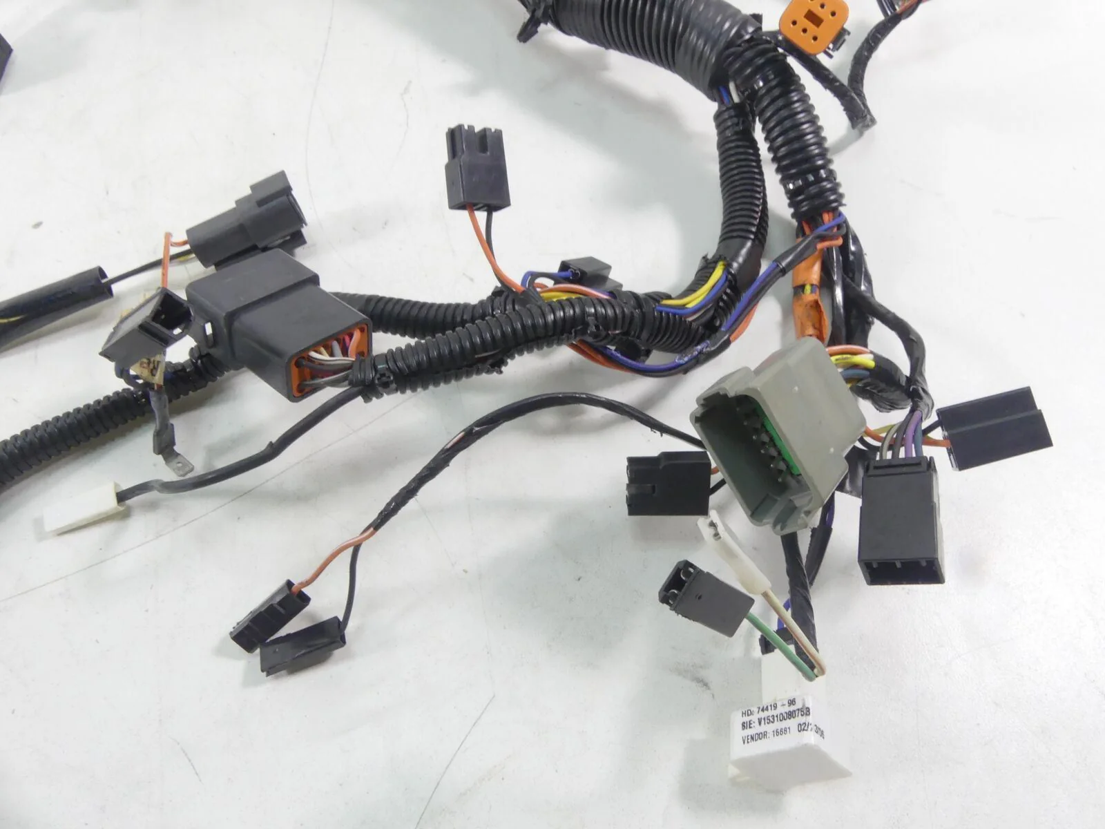 2006 Harley Touring FLHCU SE CVO Front Fairing Wiring Harness - No Cut 70232-06 - Image 5