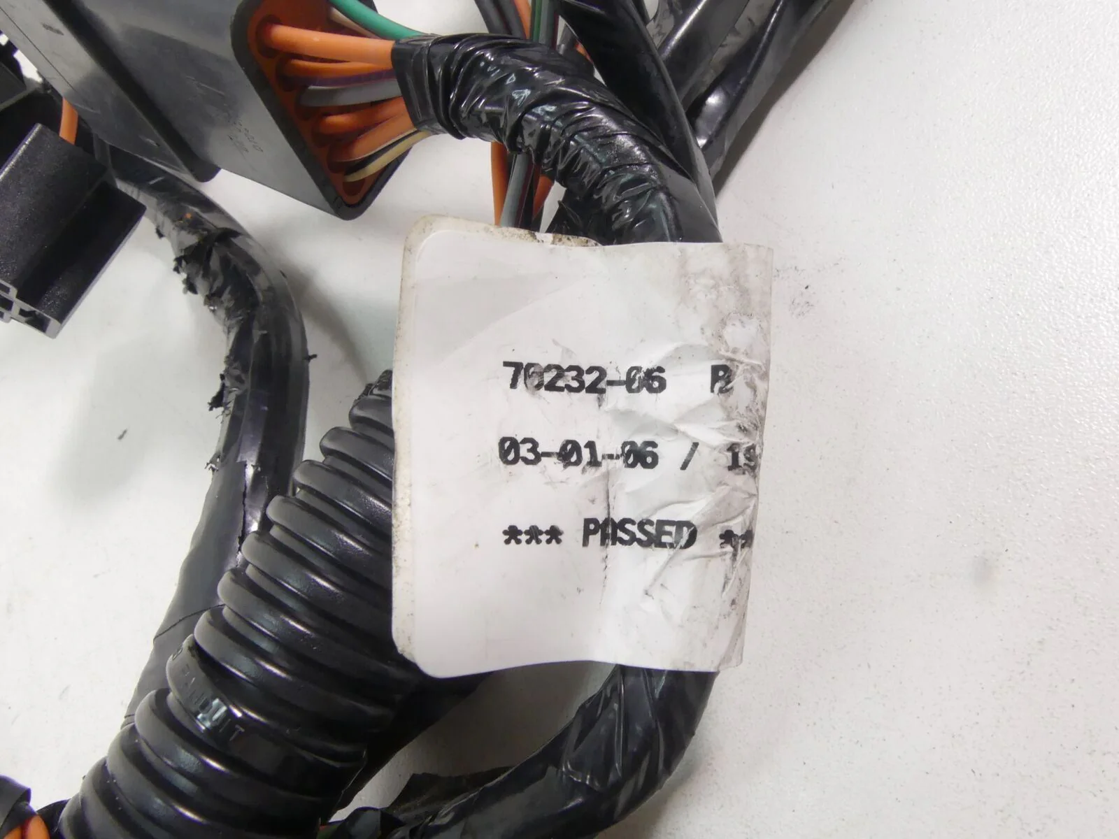 2006 Harley Touring FLHCU SE CVO Front Fairing Wiring Harness - No Cut 70232-06 - Image 9