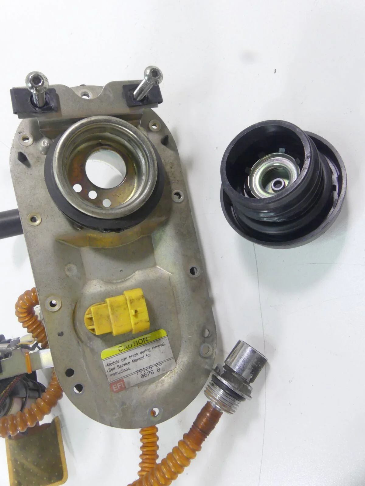 2006 Harley Touring FLHCU SE CVO Fuel Gas Petrol Pump & Sender - Tested 62897-01 - Image 9