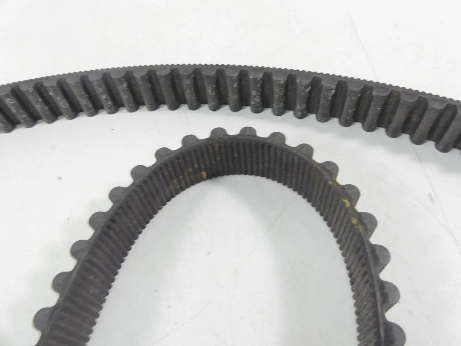 2006 Harley Touring FLHCU SE CVO Rear Main Drive Belt 139T 1-1/8" 40040-05 - Image 9