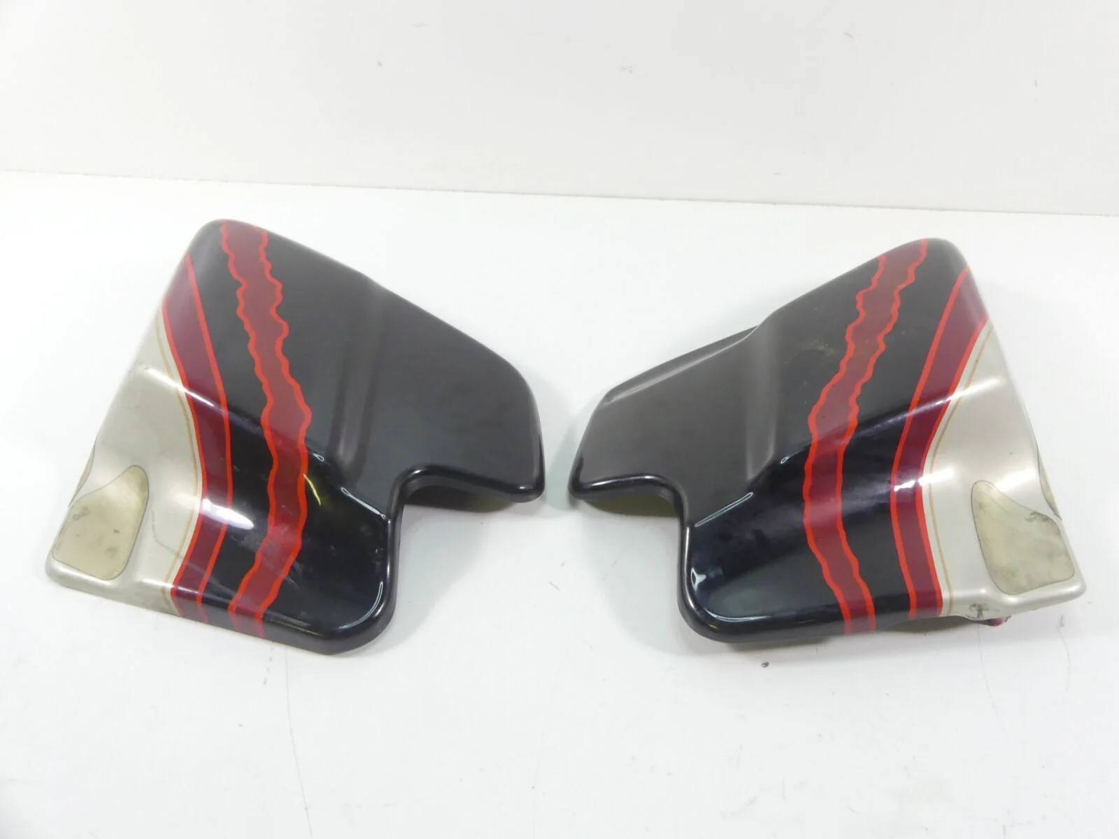 2006 Harley Touring FLHCU SE CVO Side Cover Fairing Cowl Set - Read 66048-97 - Image 3