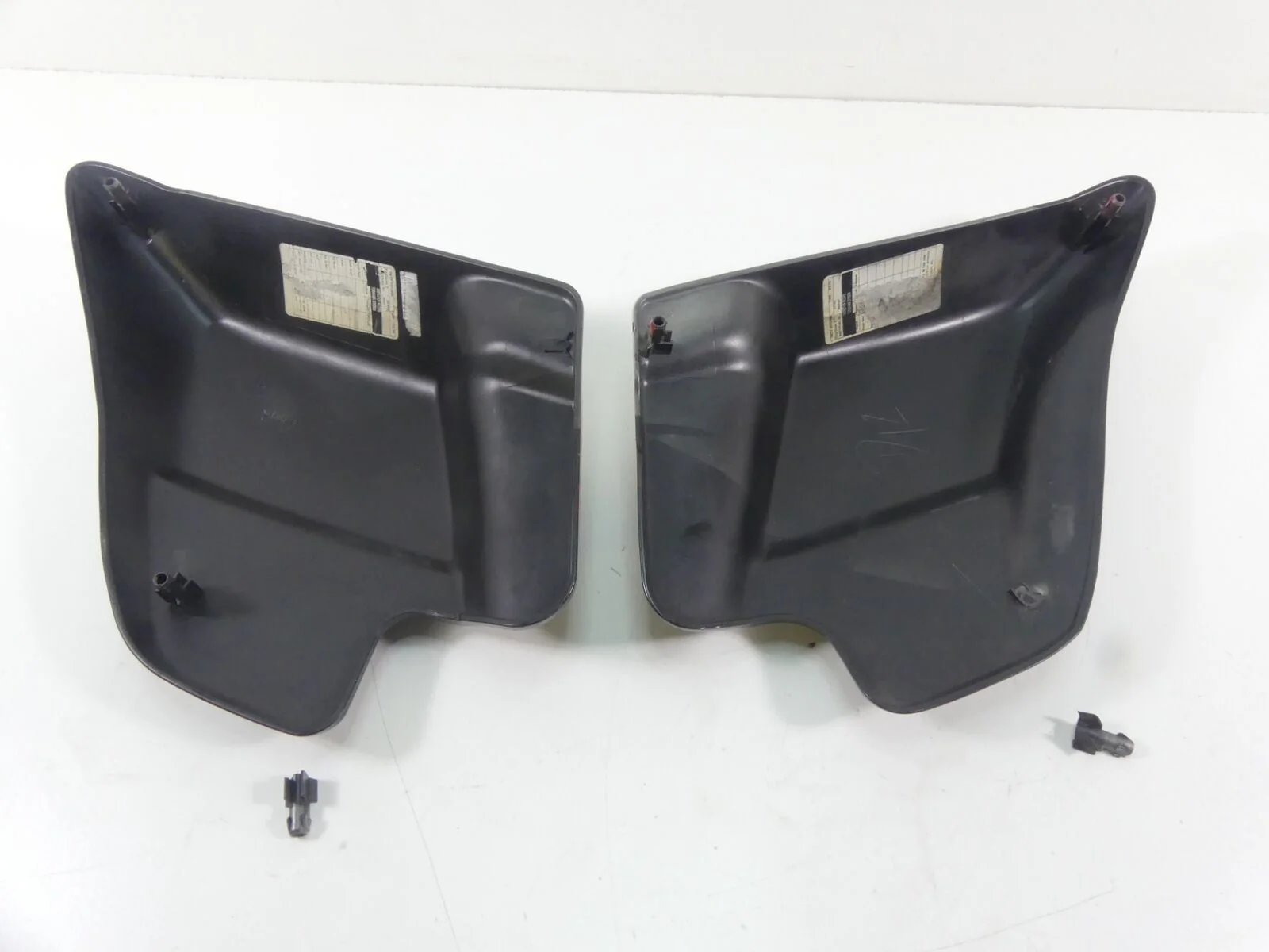 2006 Harley Touring FLHCU SE CVO Side Cover Fairing Cowl Set - Read 66048-97 - Image 6