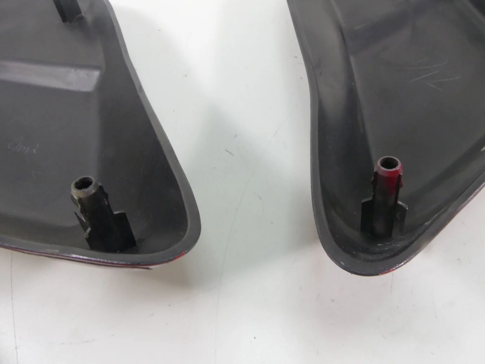2006 Harley Touring FLHCU SE CVO Side Cover Fairing Cowl Set - Read 66048-97 - Image 7