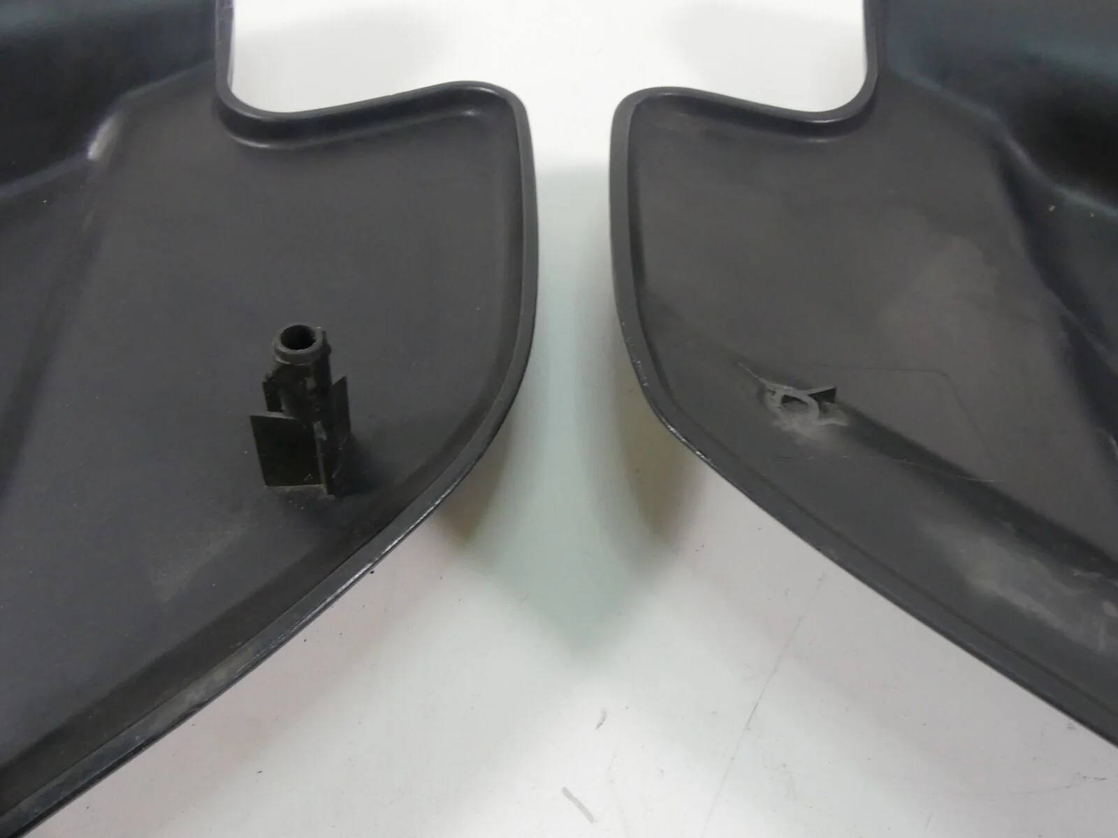 2006 Harley Touring FLHCU SE CVO Side Cover Fairing Cowl Set - Read 66048-97 - Image 8