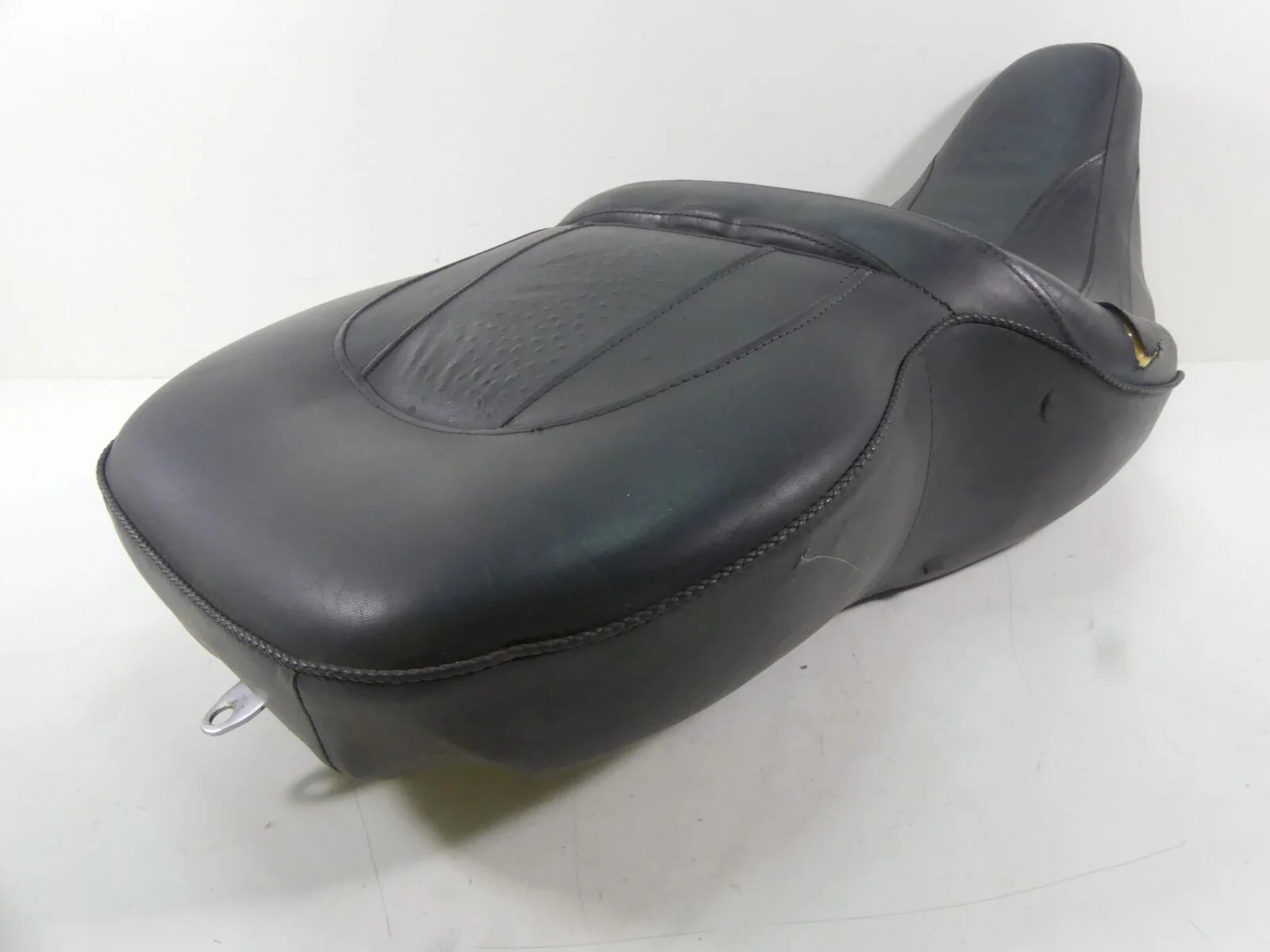 2006 Harley Touring FLHTCU SE CVO Heated Dual Driver Seat Saddle - Read 51718-06 - Image 6