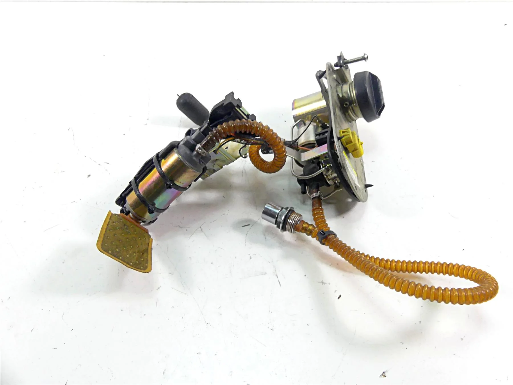 2006 Harley Touring FLHTCU SE E-Glide Fuel Gas Petrol Pump - Tested 62897-01B - Image 4