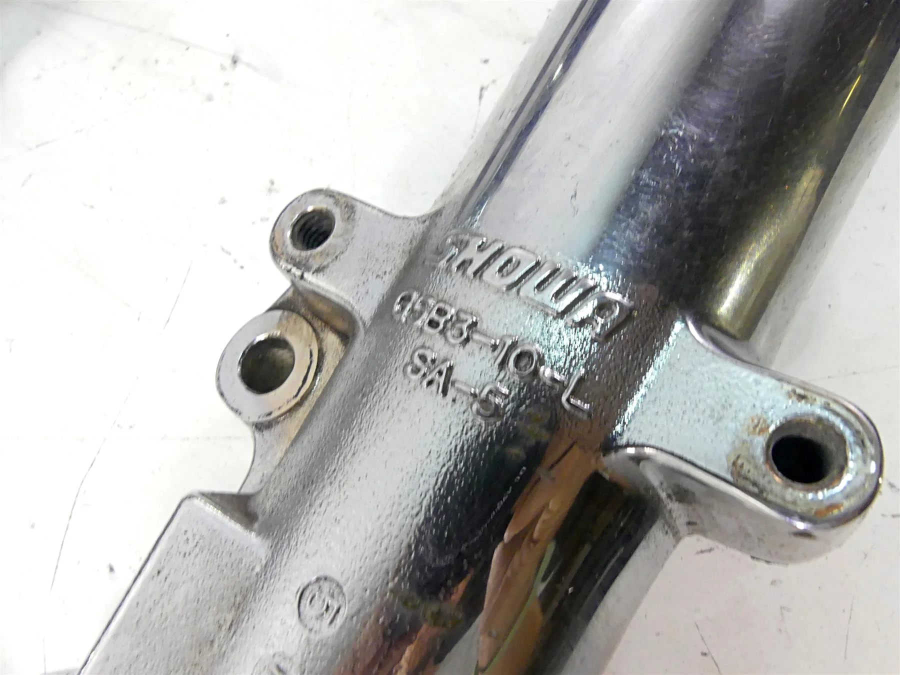 2006 Harley Touring FLHTCU SE E-Glide Straight Front Fork Leg Set -Read 46621-06 - Image 3