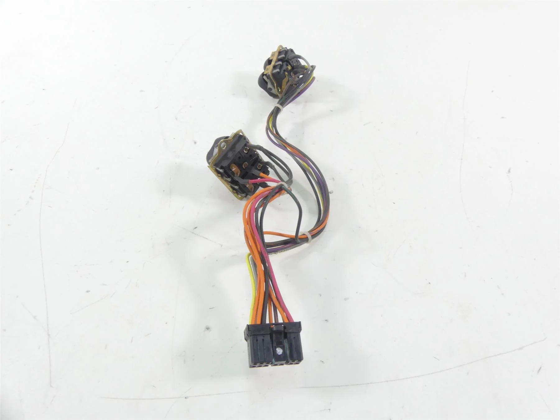 2006 Harley Touring FLHTCUI Electra Glide Auxiliary Switch Cruise Spot 70279-98 - Image 2