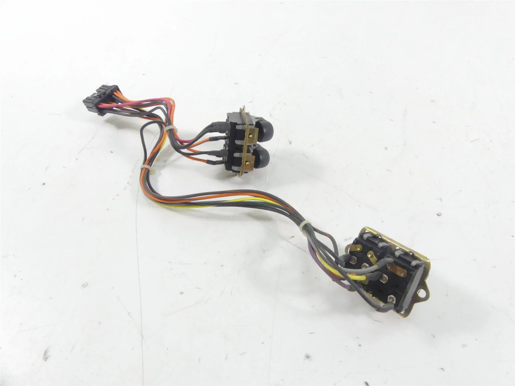 2006 Harley Touring FLHTCUI Electra Glide Auxiliary Switch Cruise Spot 70279-98 - Image 3