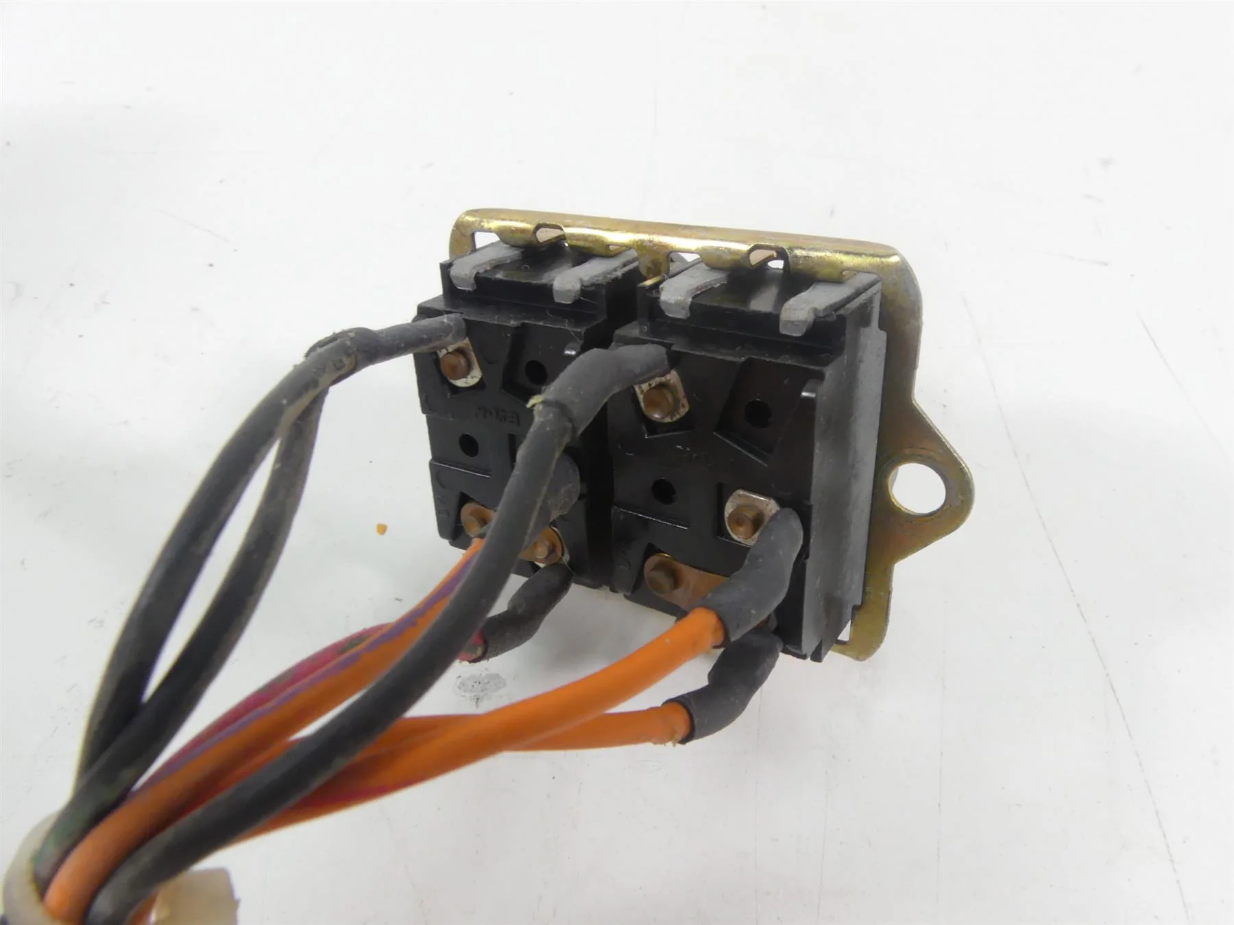 2006 Harley Touring FLHTCUI Electra Glide Auxiliary Switch Cruise Spot 70279-98 - Image 7